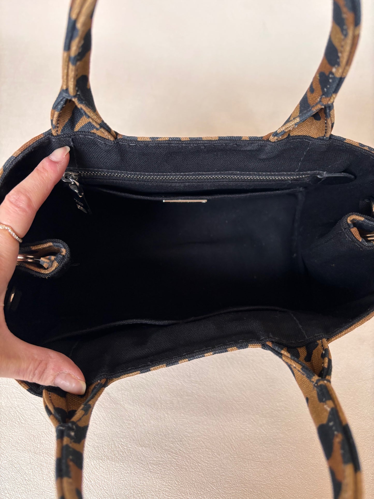 PRADA Sac Canapa