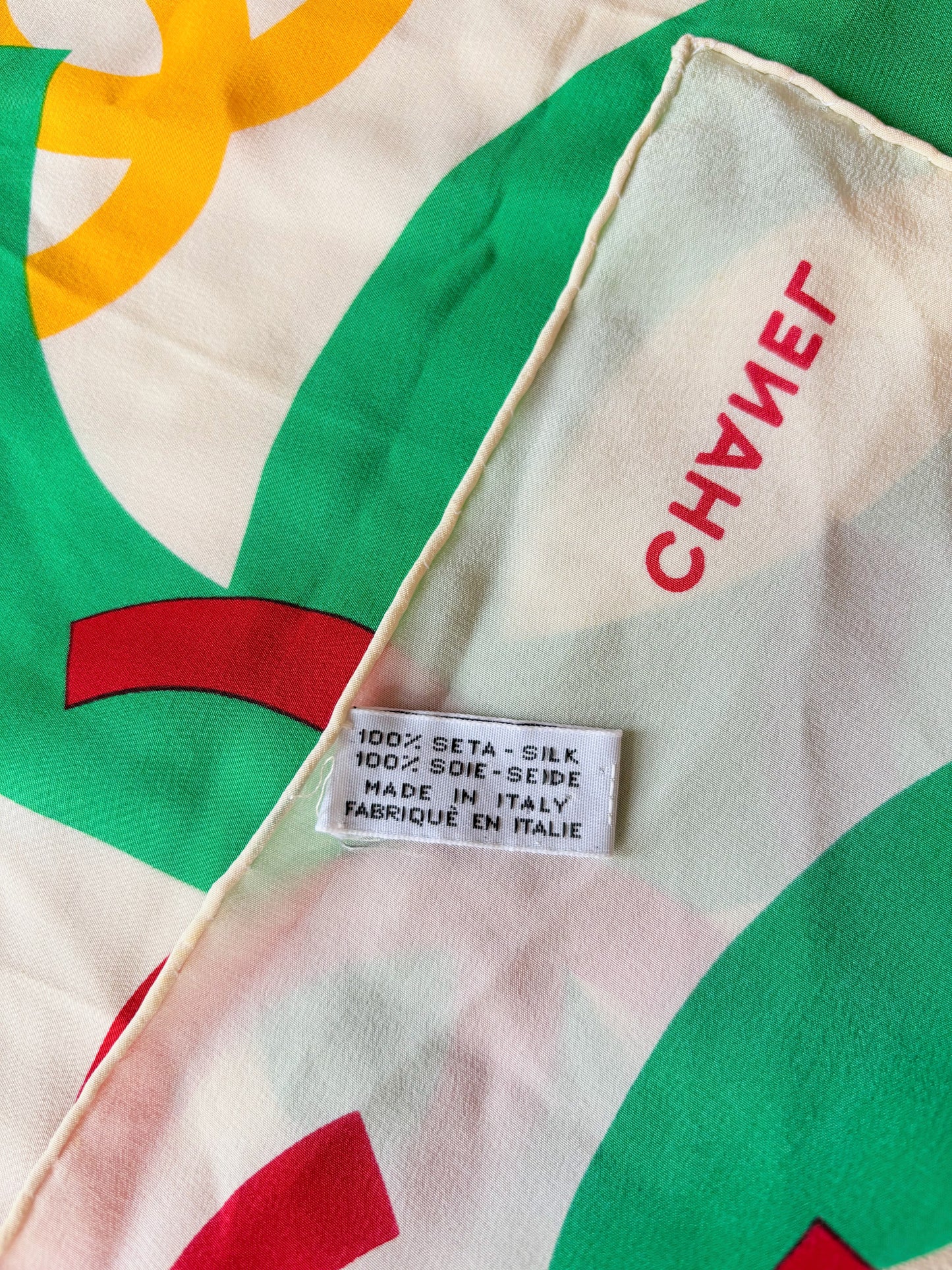 CHANEL Carré en soie
