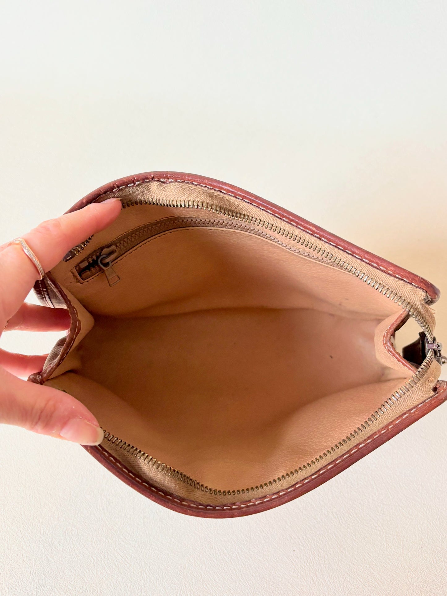 CÉLINE Pochette Triomphe