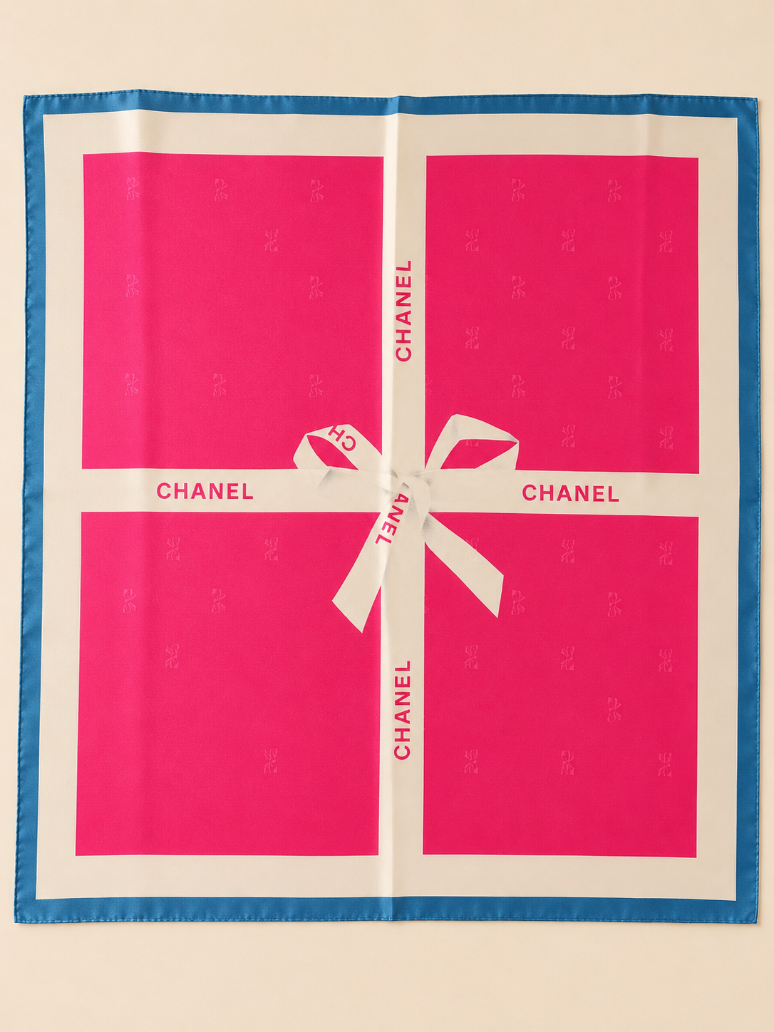 CHANEL Carré en soie