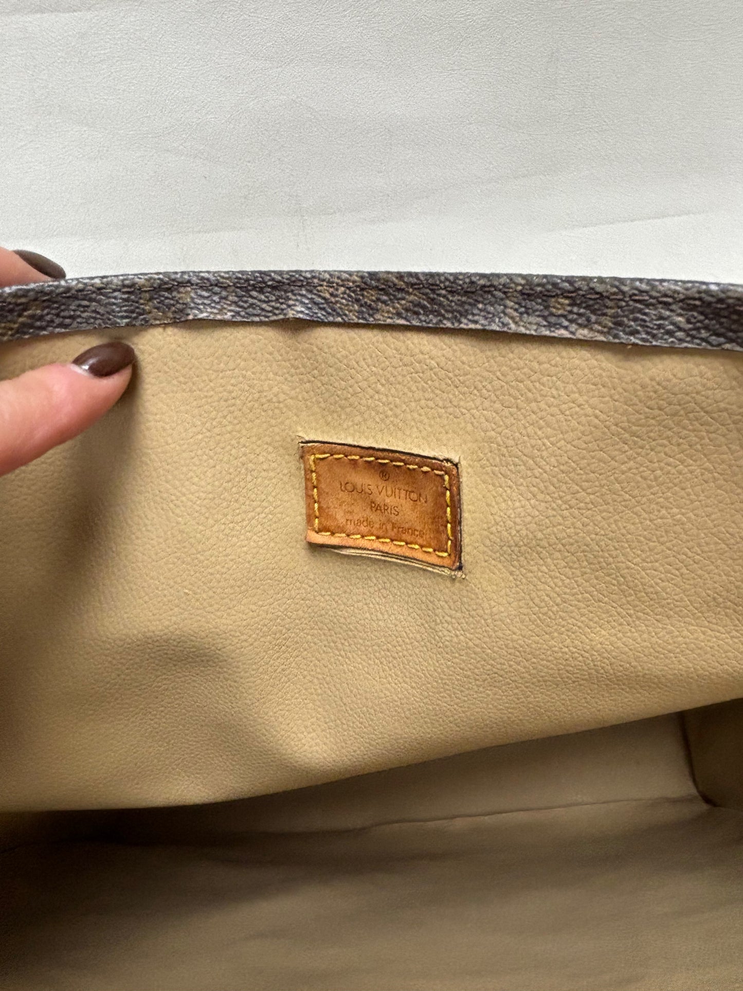 LOUIS VUITTON Sac plat