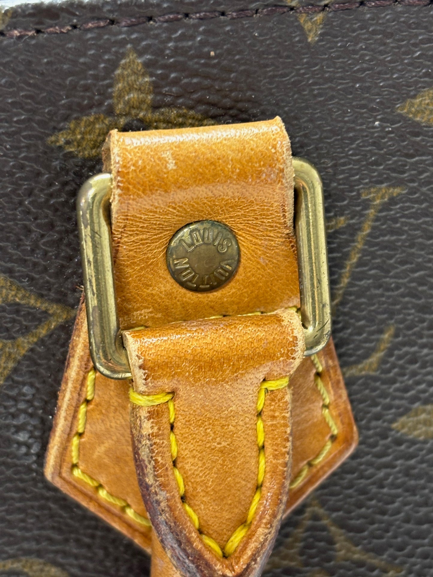 LOUIS VUITTON Sac plat