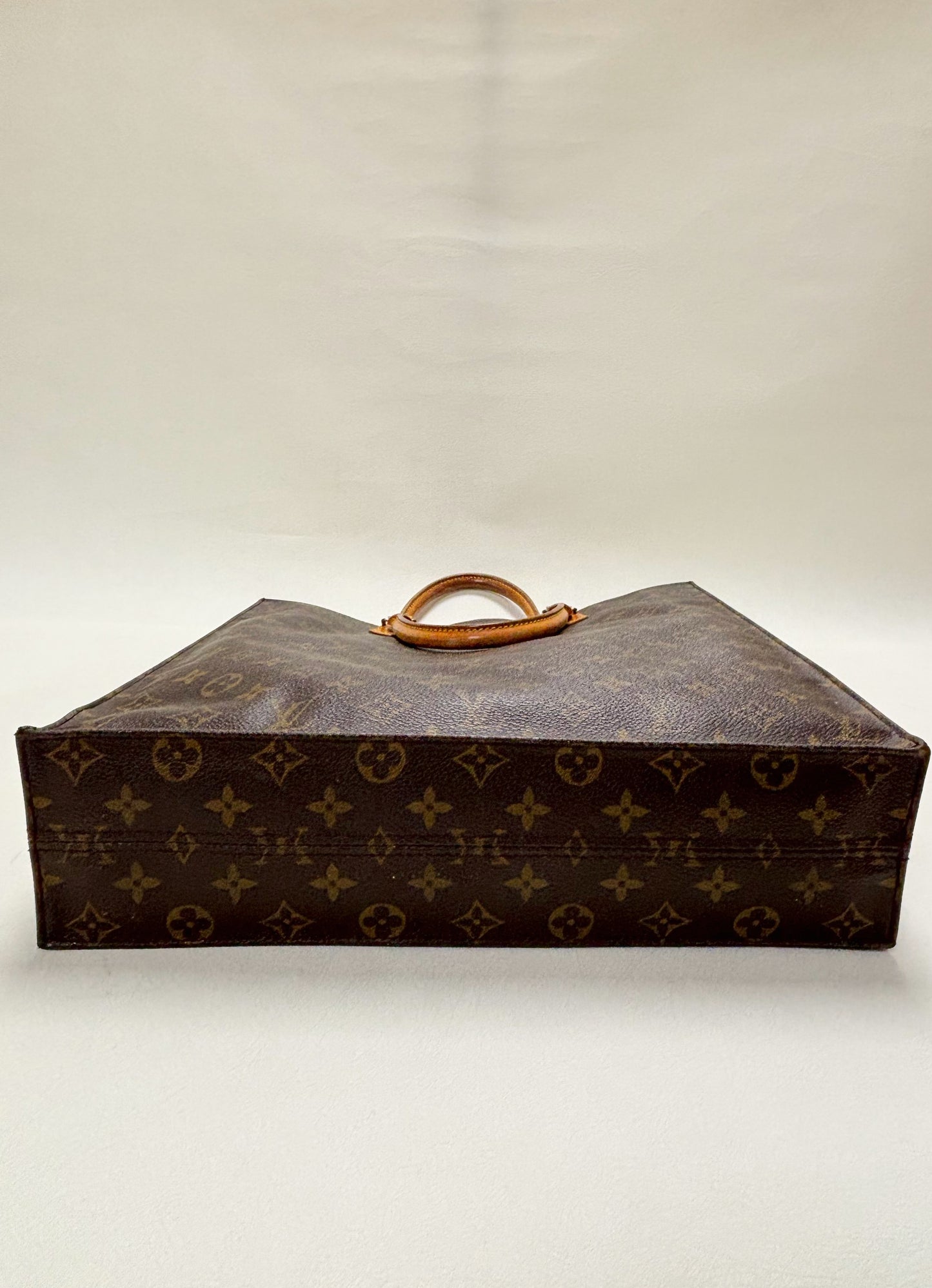LOUIS VUITTON Sac plat