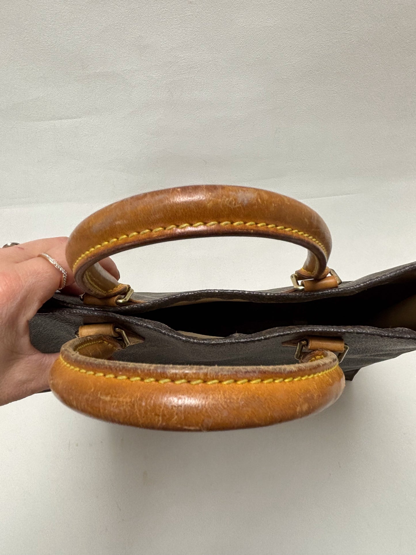 LOUIS VUITTON Sac plat