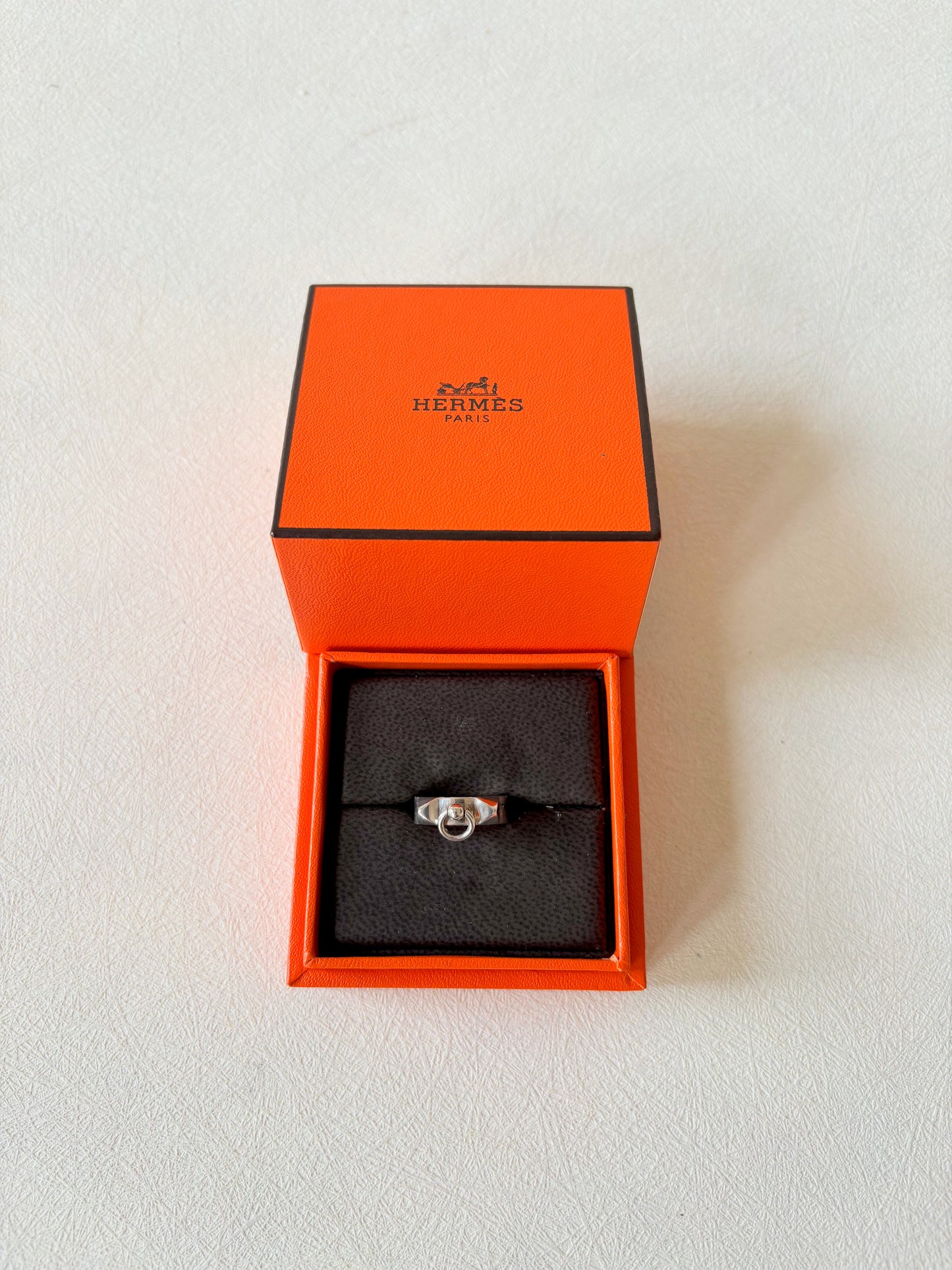 HERMÈS Bague Collier de chien