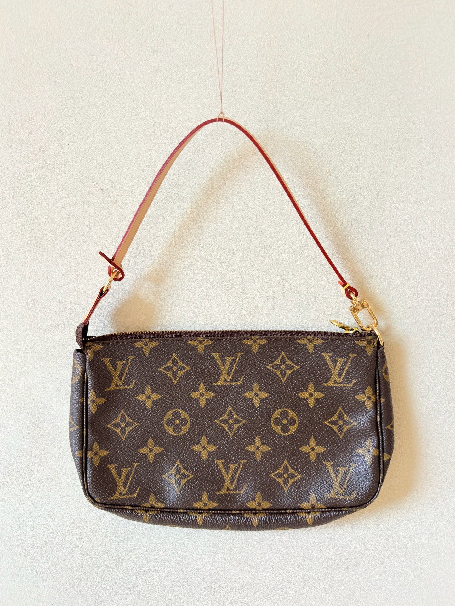 LOUIS VUITTON Pochette Accessoires