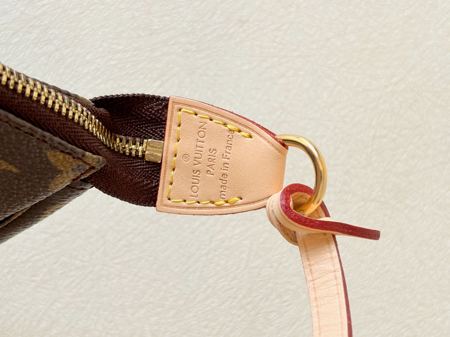 LOUIS VUITTON Pochette Accessoires