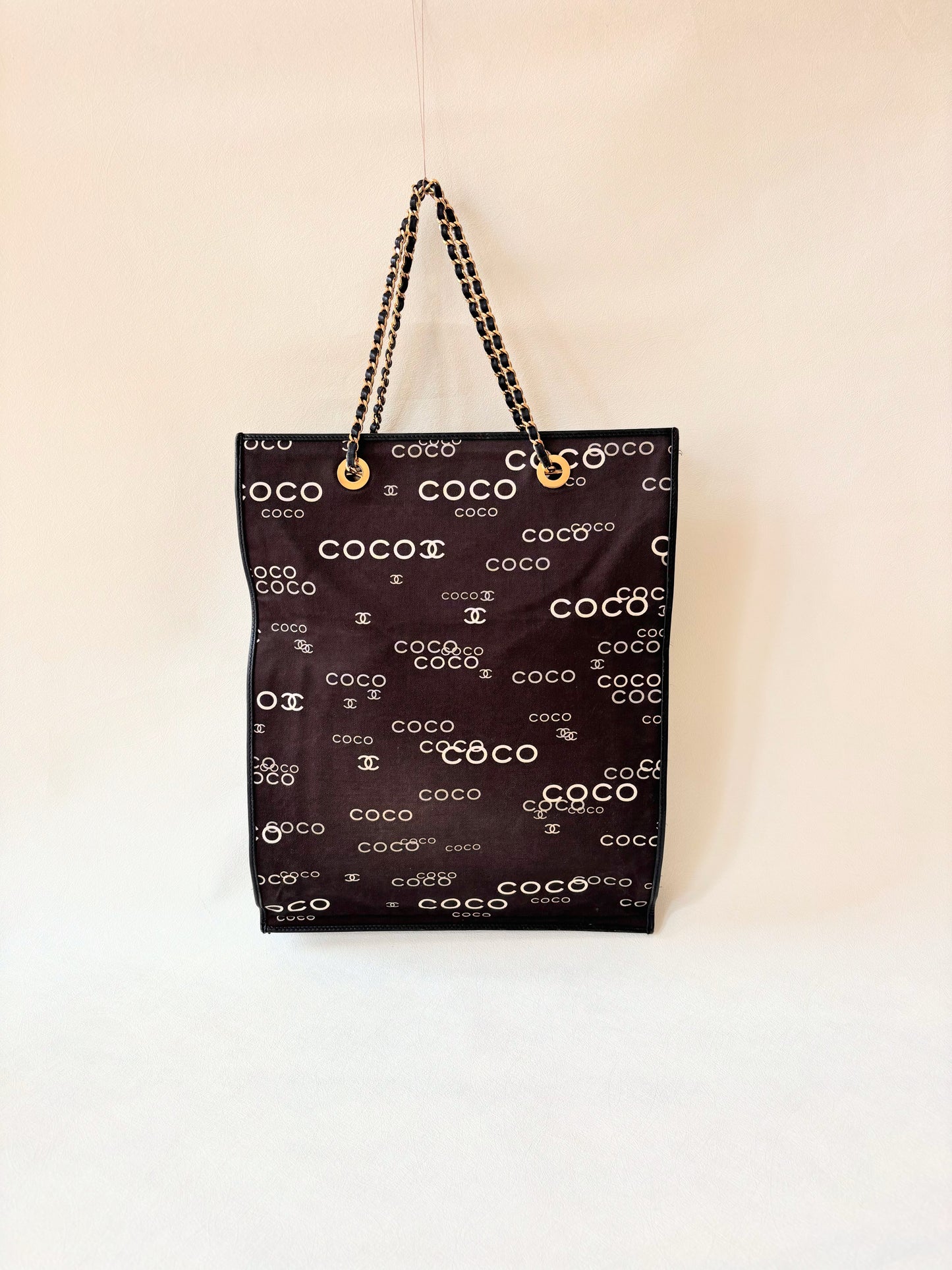 CHANEL Sac Cabas en toile Coco