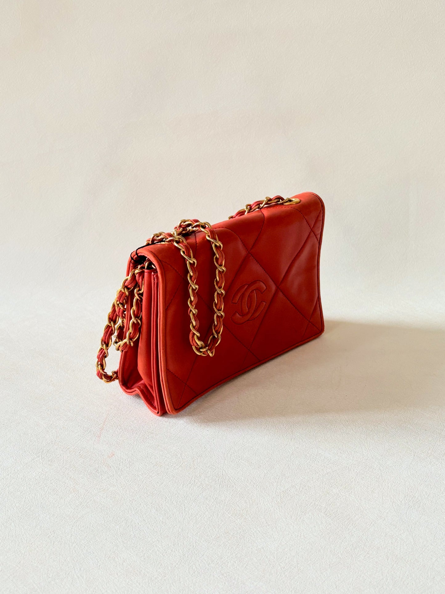 CHANEL Sac en cuir corail