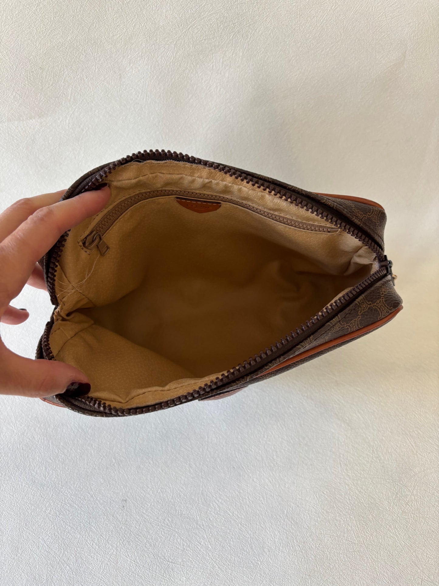 CÉLINE Pochette Triomphe