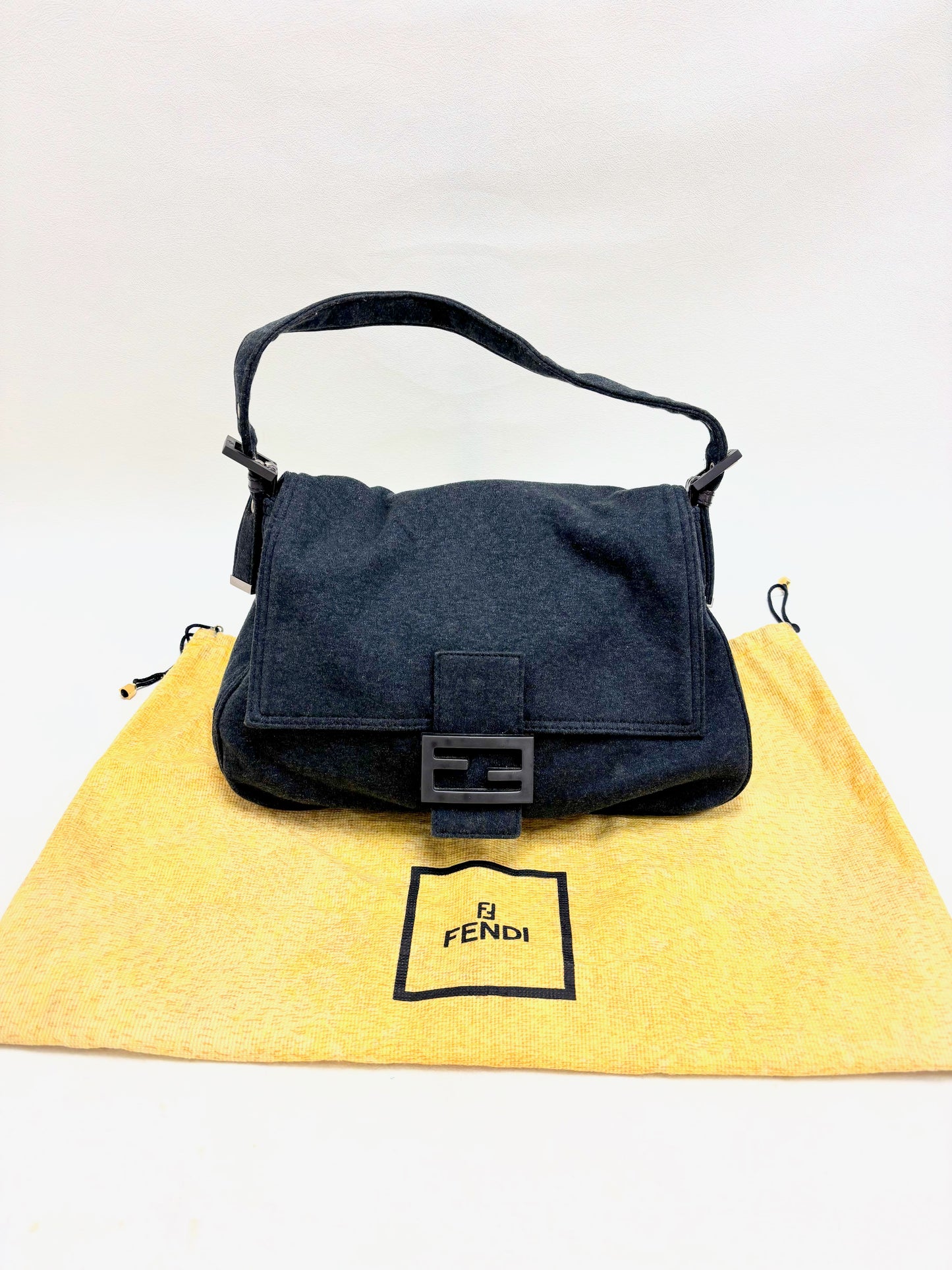 FENDI Sac Mamma Baguette