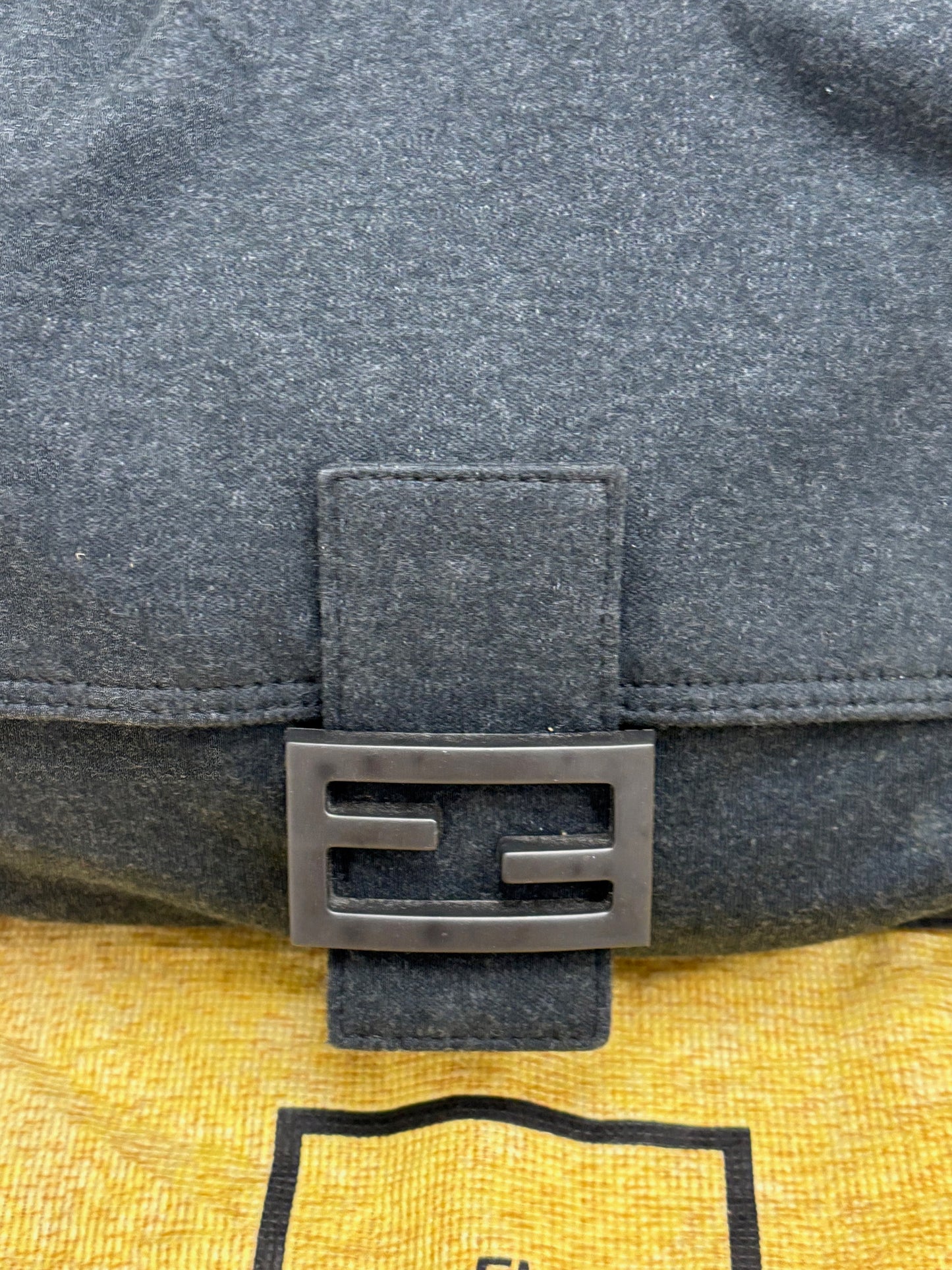 FENDI Sac Mamma Baguette