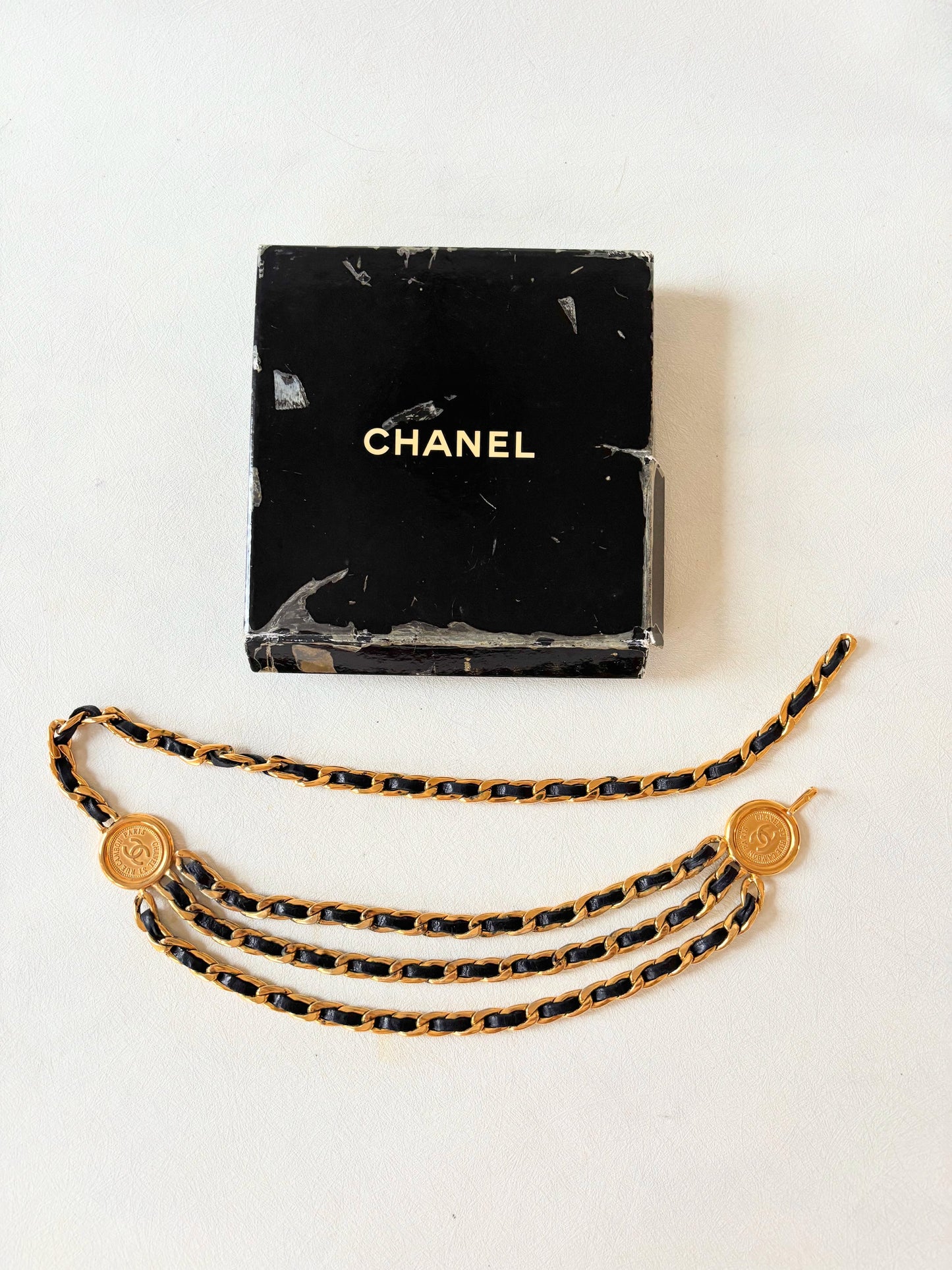 CHANEL Ceinture triple chaîne