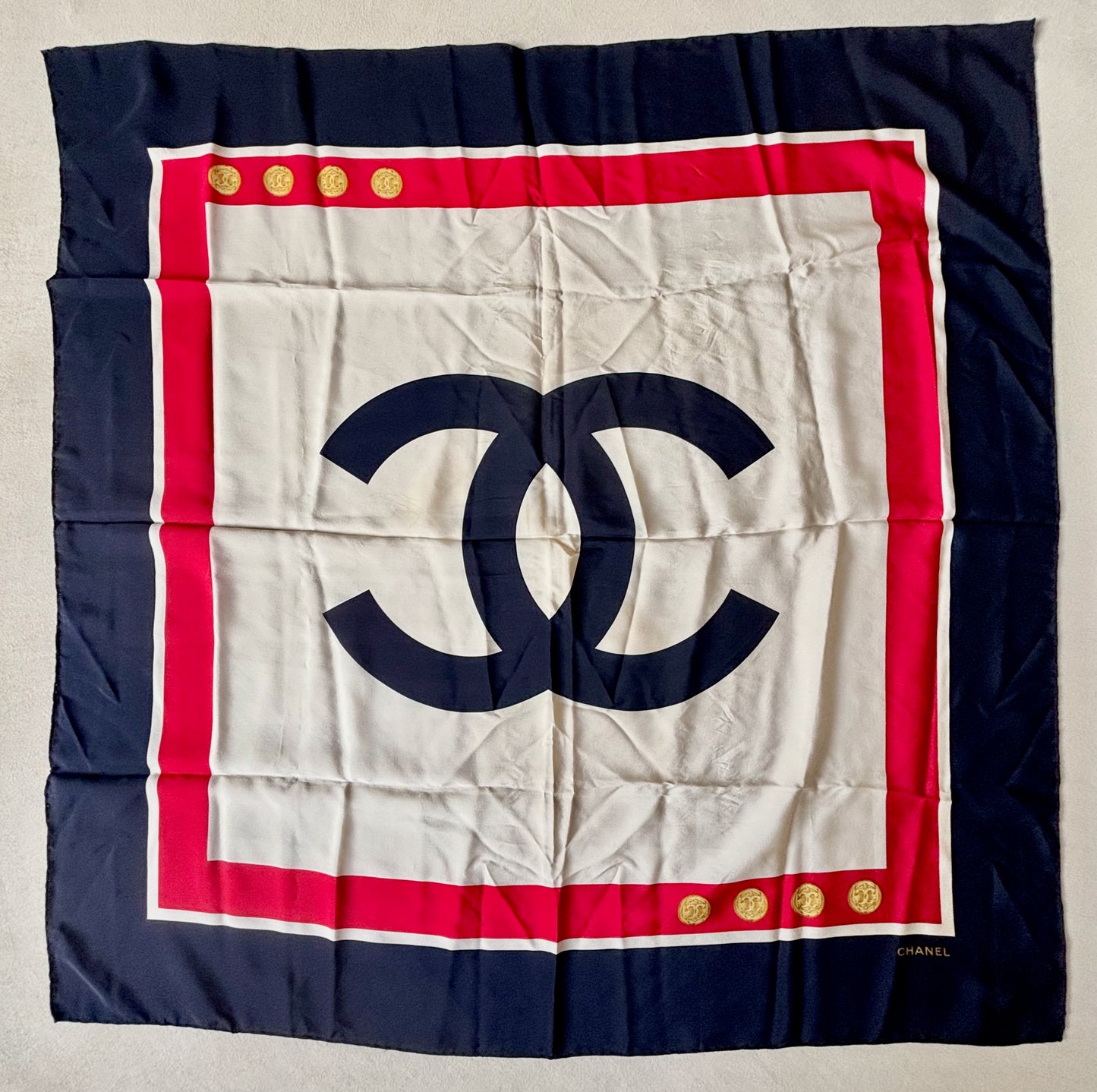 CHANEL Carré en soie