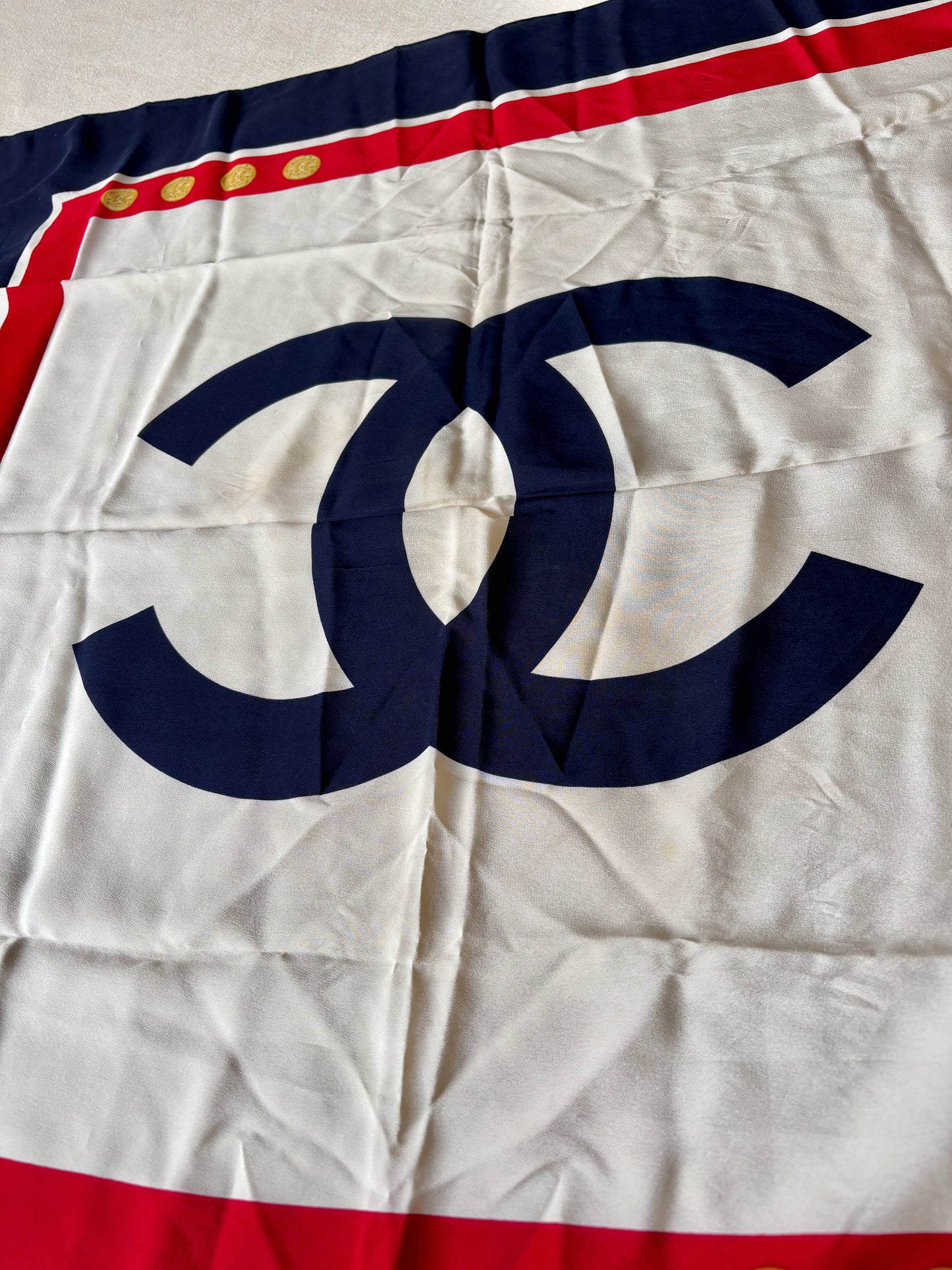 CHANEL Carré en soie