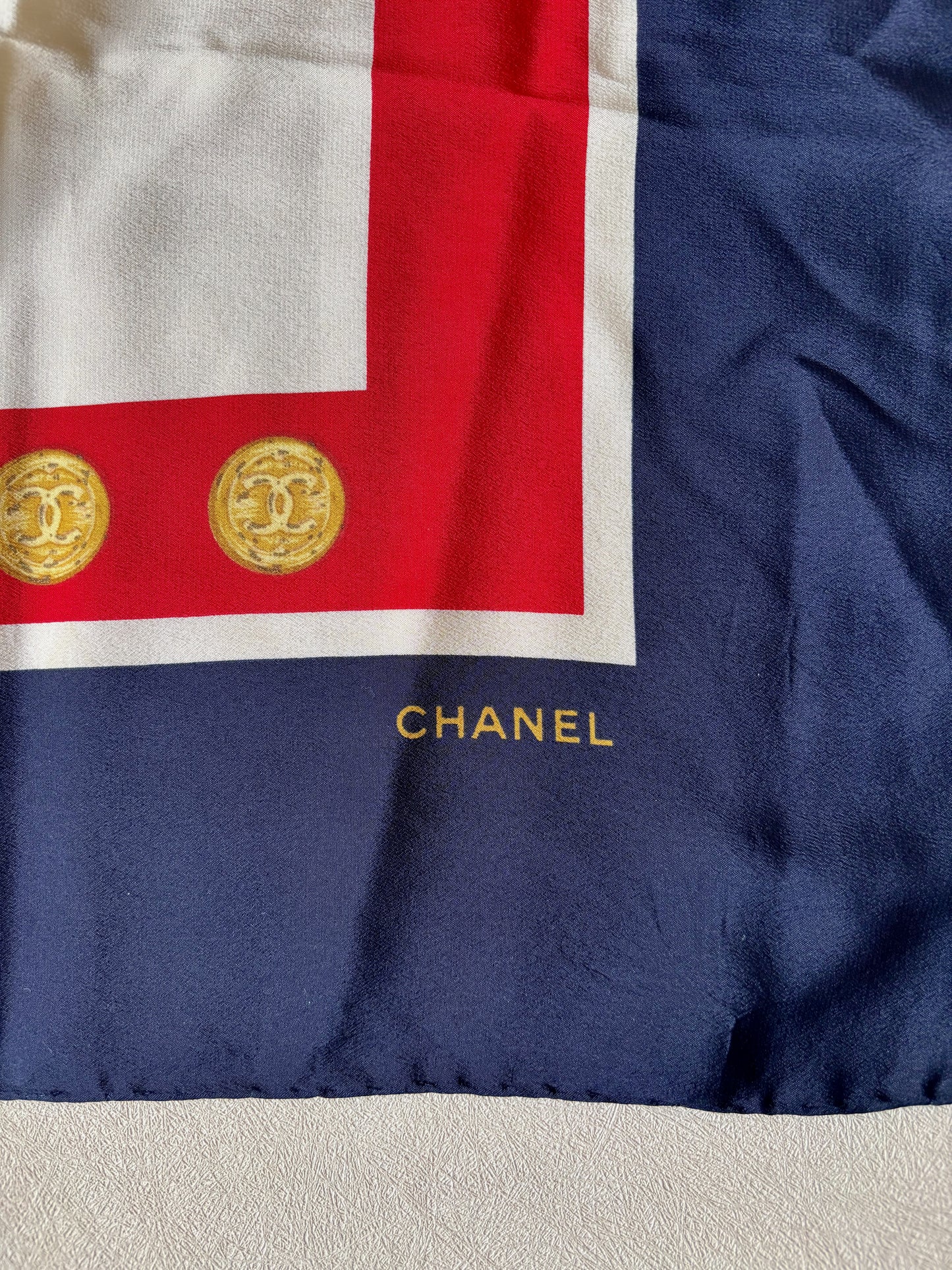 CHANEL Carré en soie