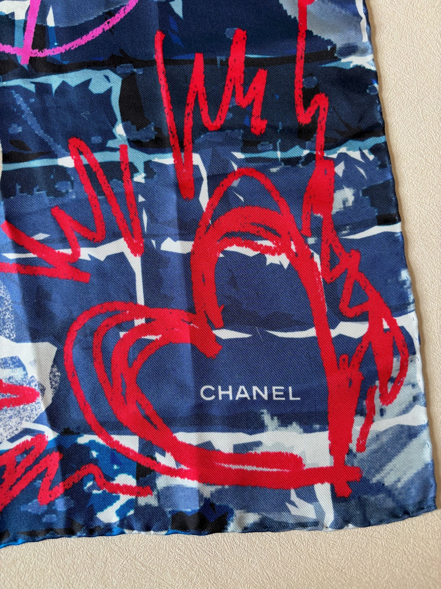 CHANEL Carré Graffiti
