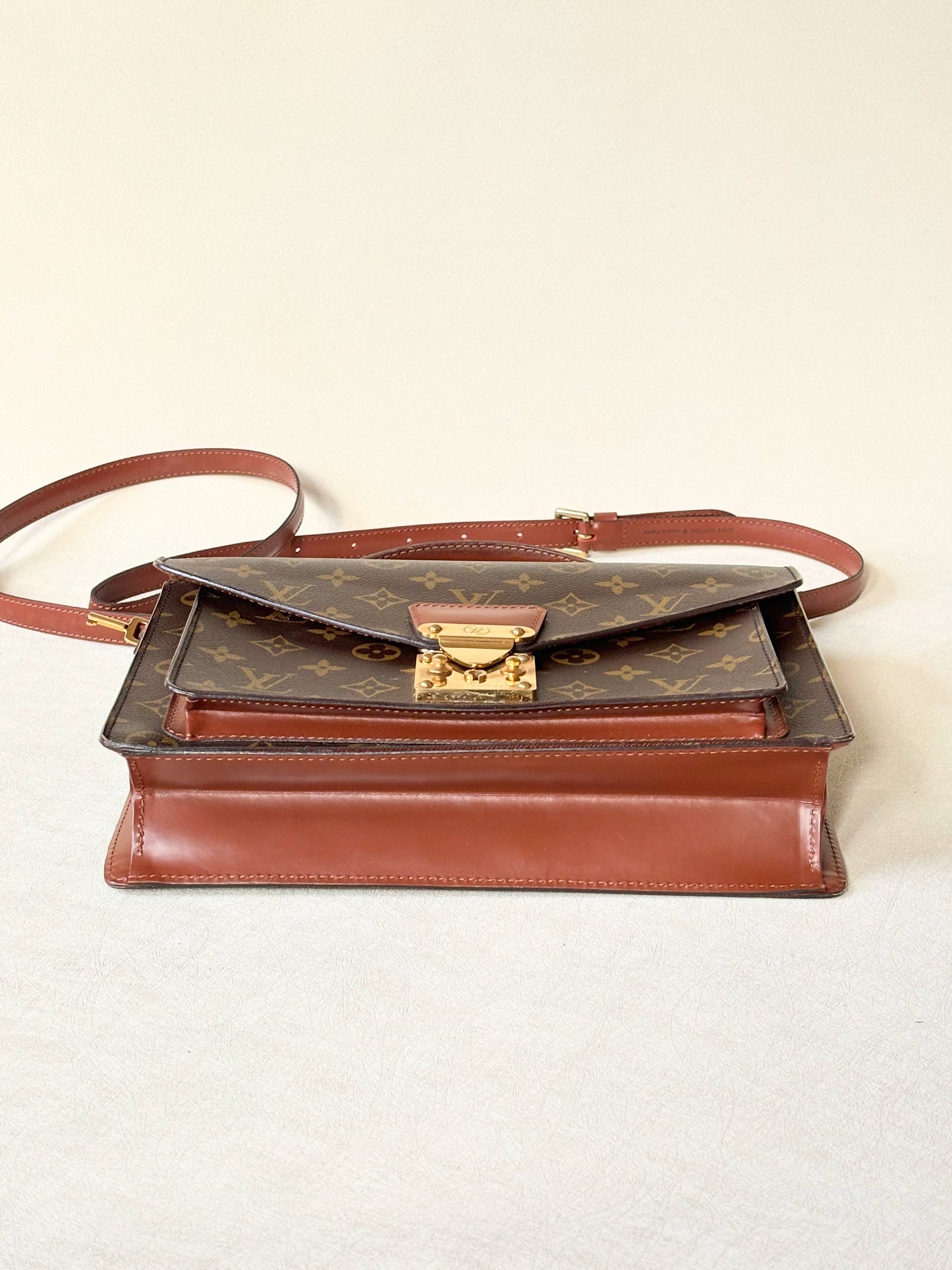LOUIS VUITTON Sac Monceau 28