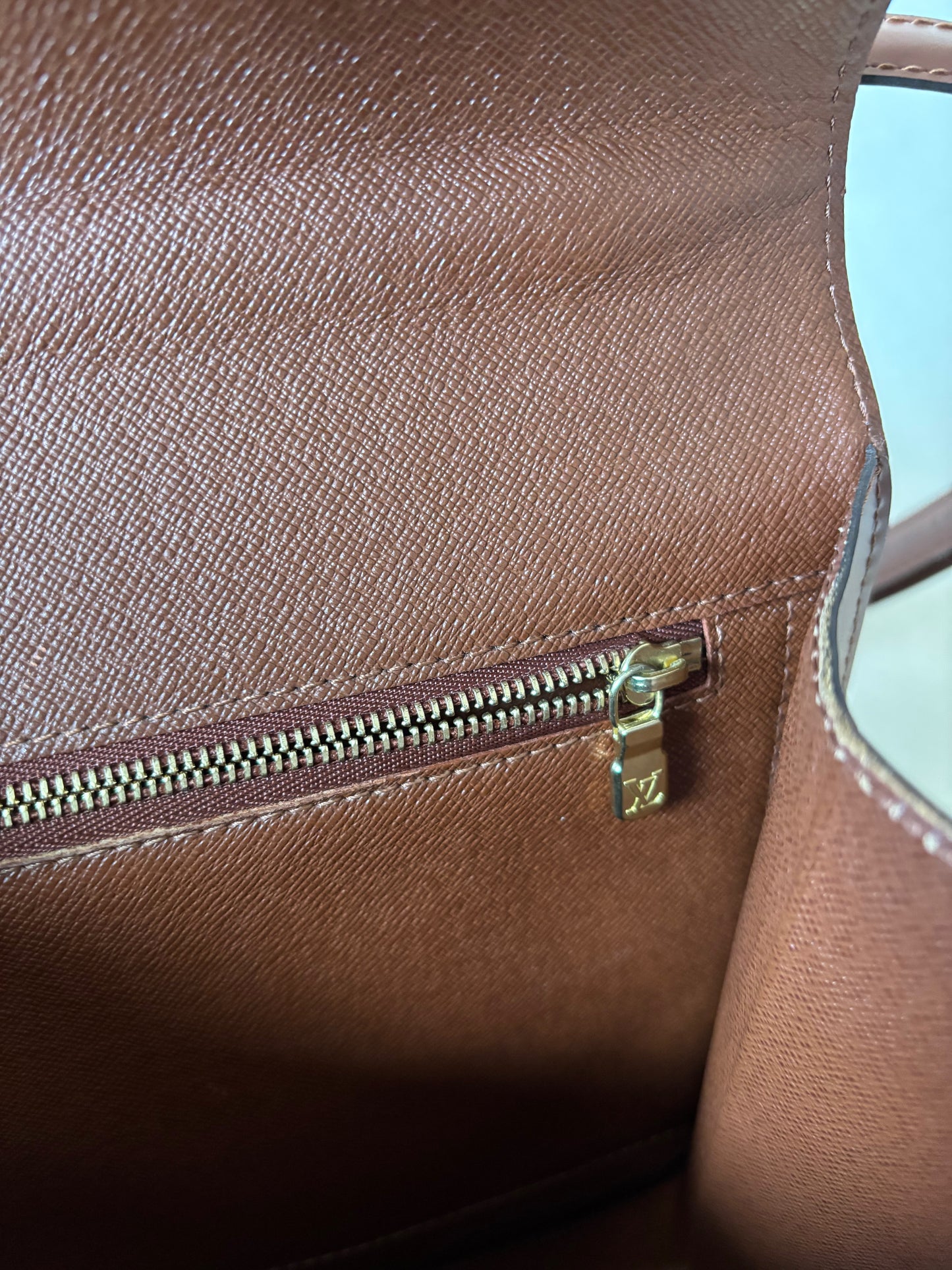 LOUIS VUITTON Sac Monceau 28