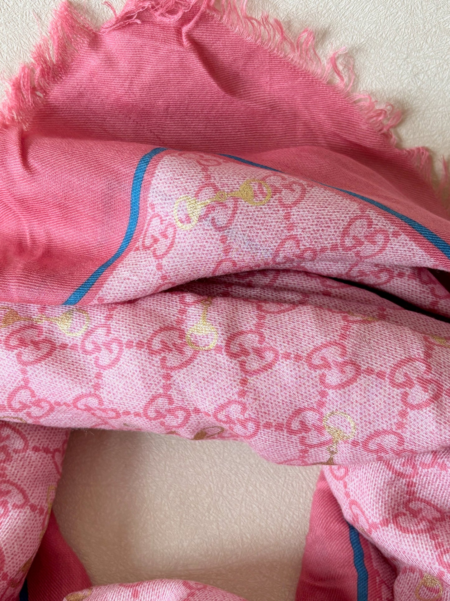 GUCCI Foulard maxi carré