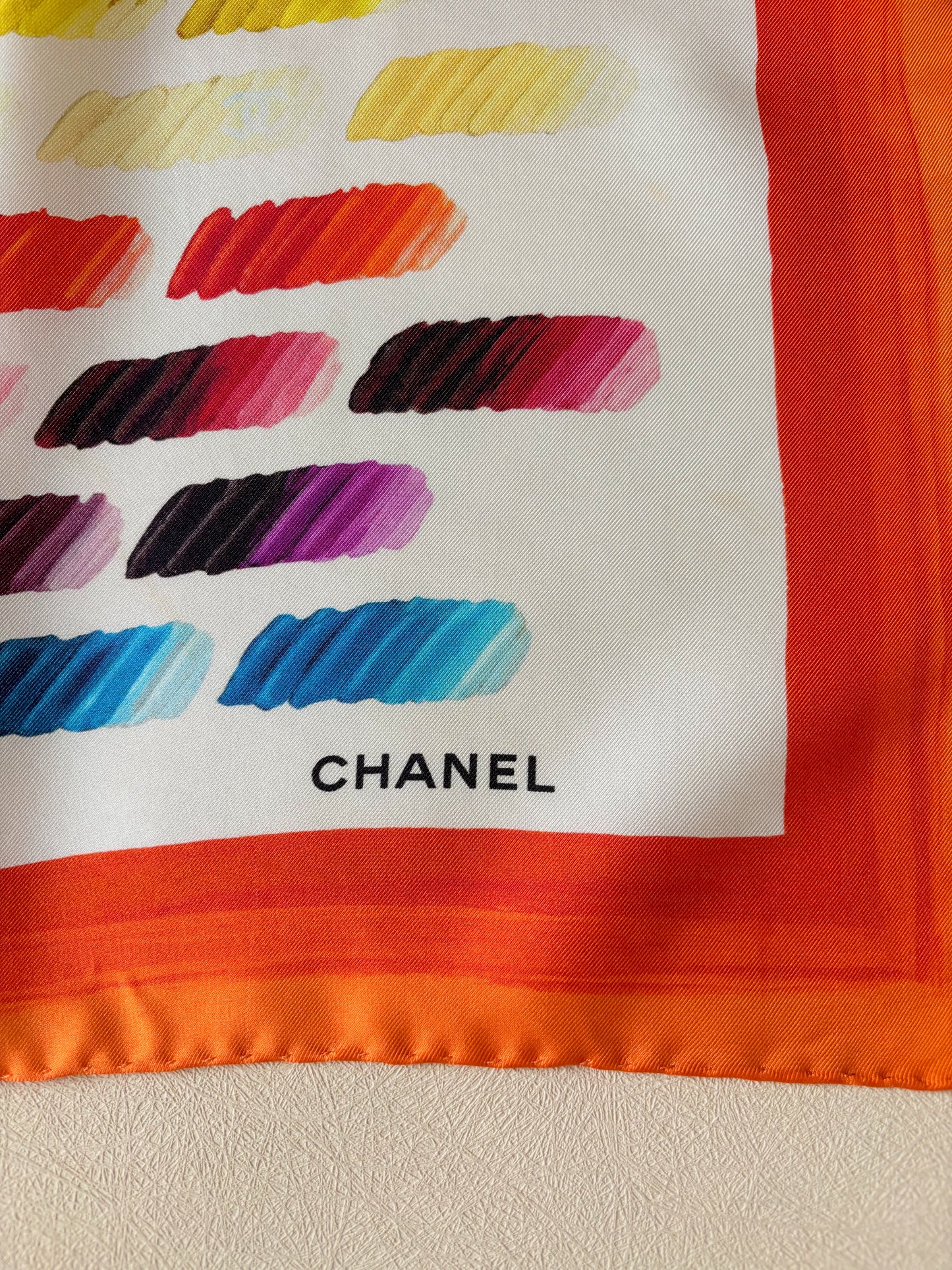 CHANEL Carré en soie