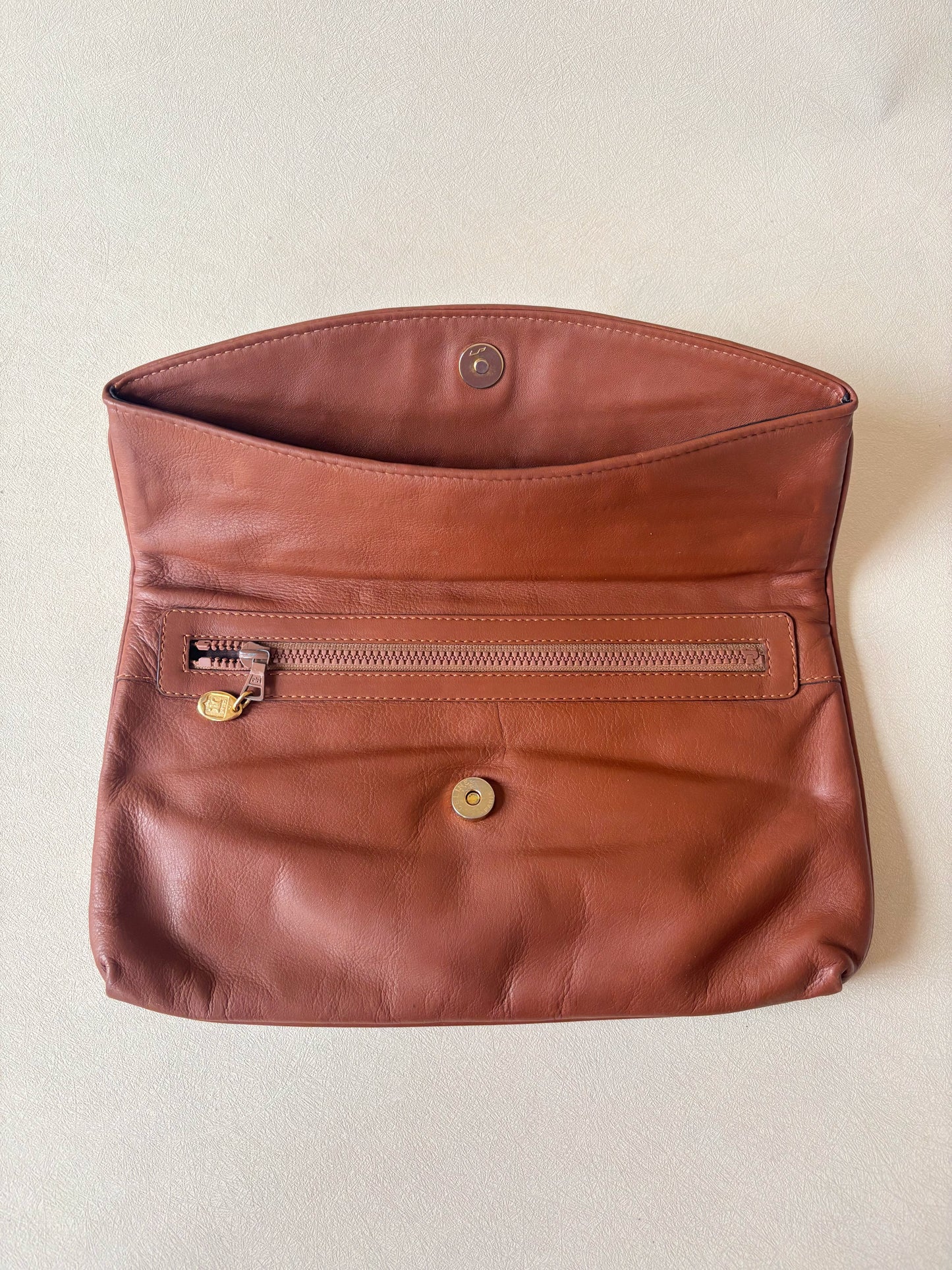 CÉLINE Pochette Triomphe