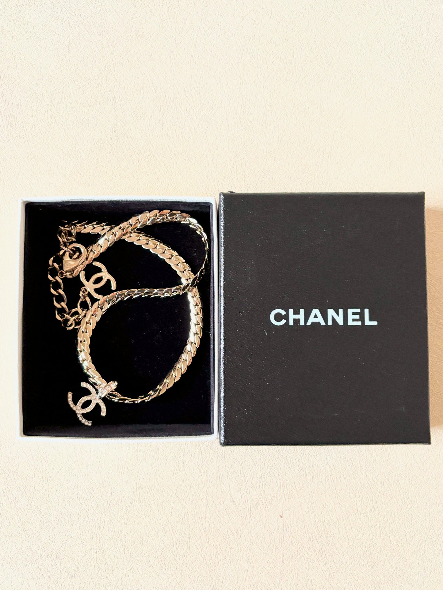 CHANEL Collier Ras de cou