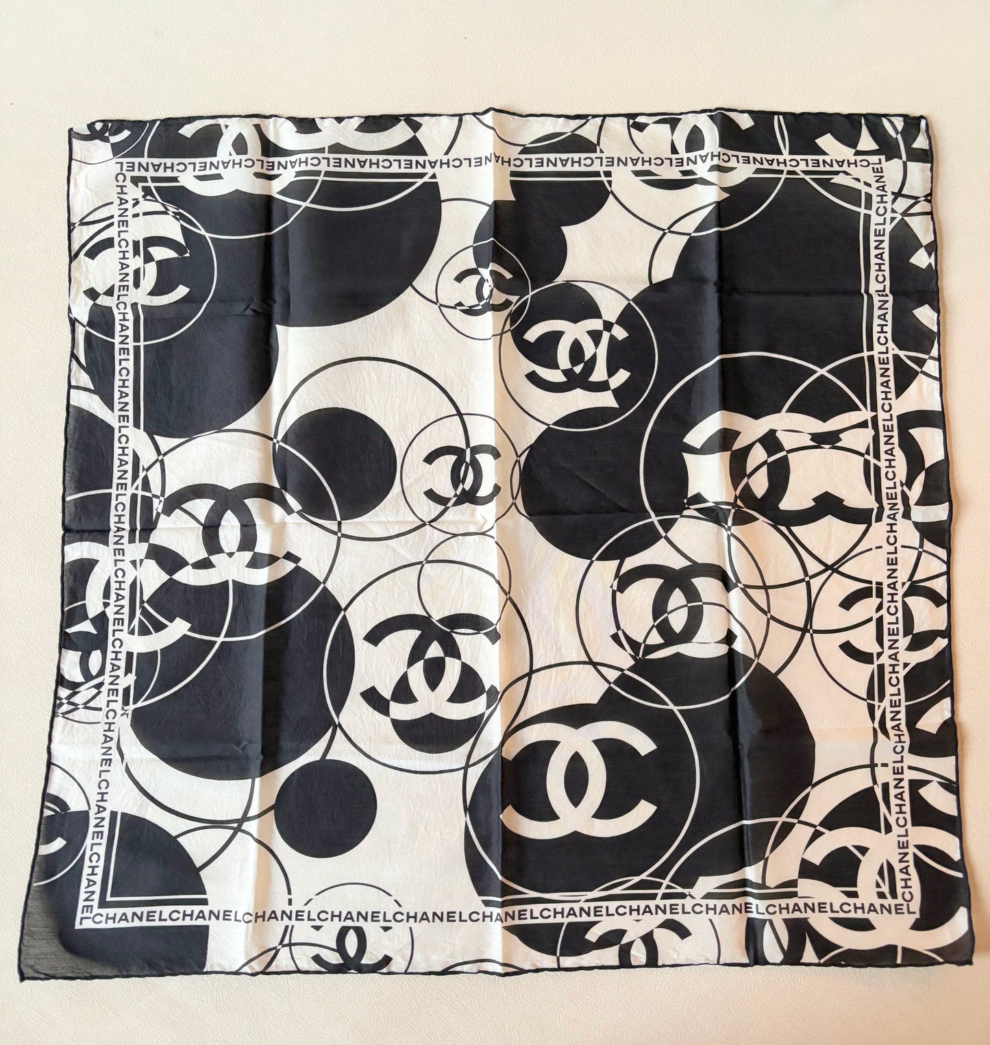 CHANEL Carré coton et soie