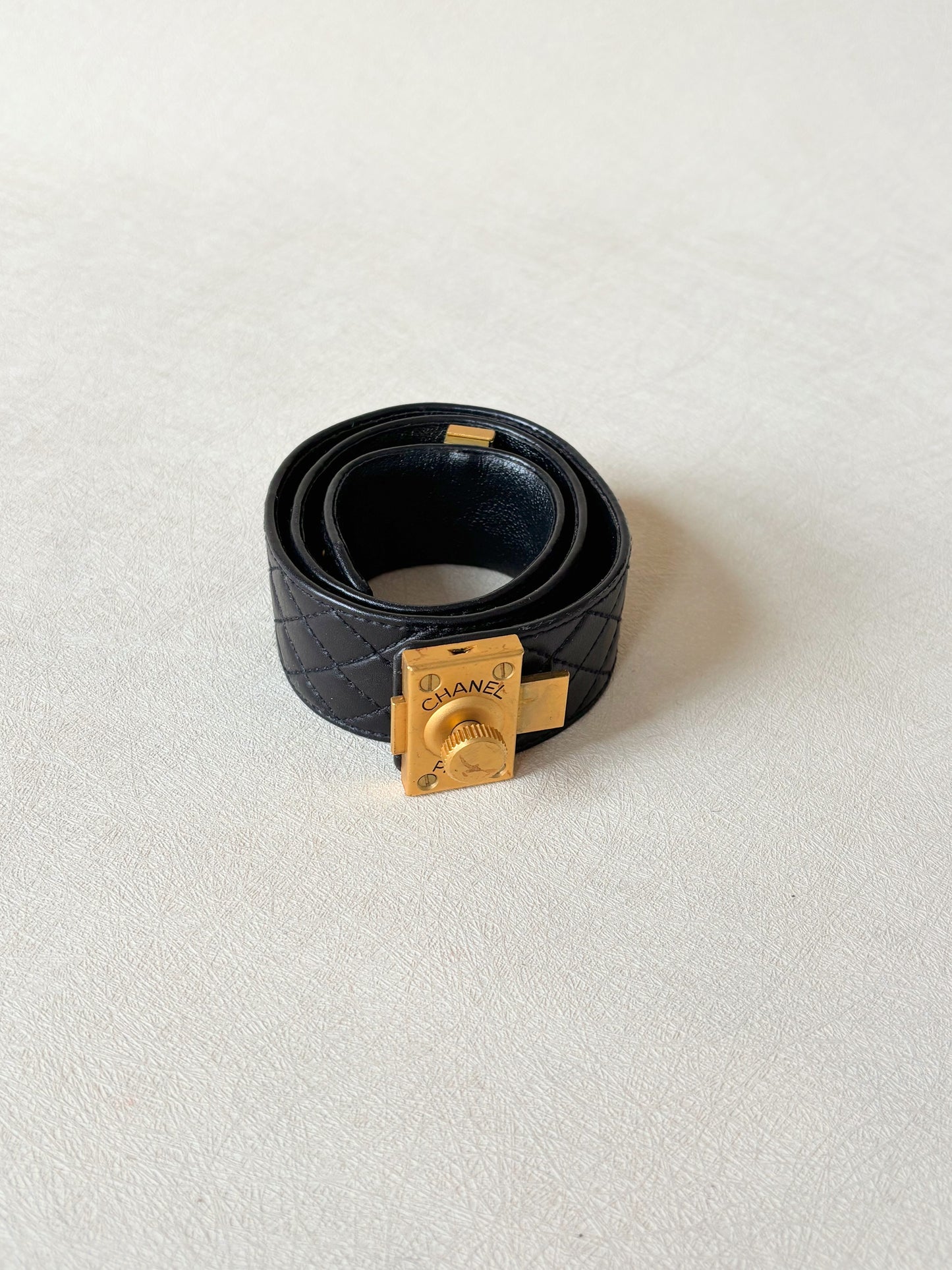 CHANEL Ceinture cuir 1994