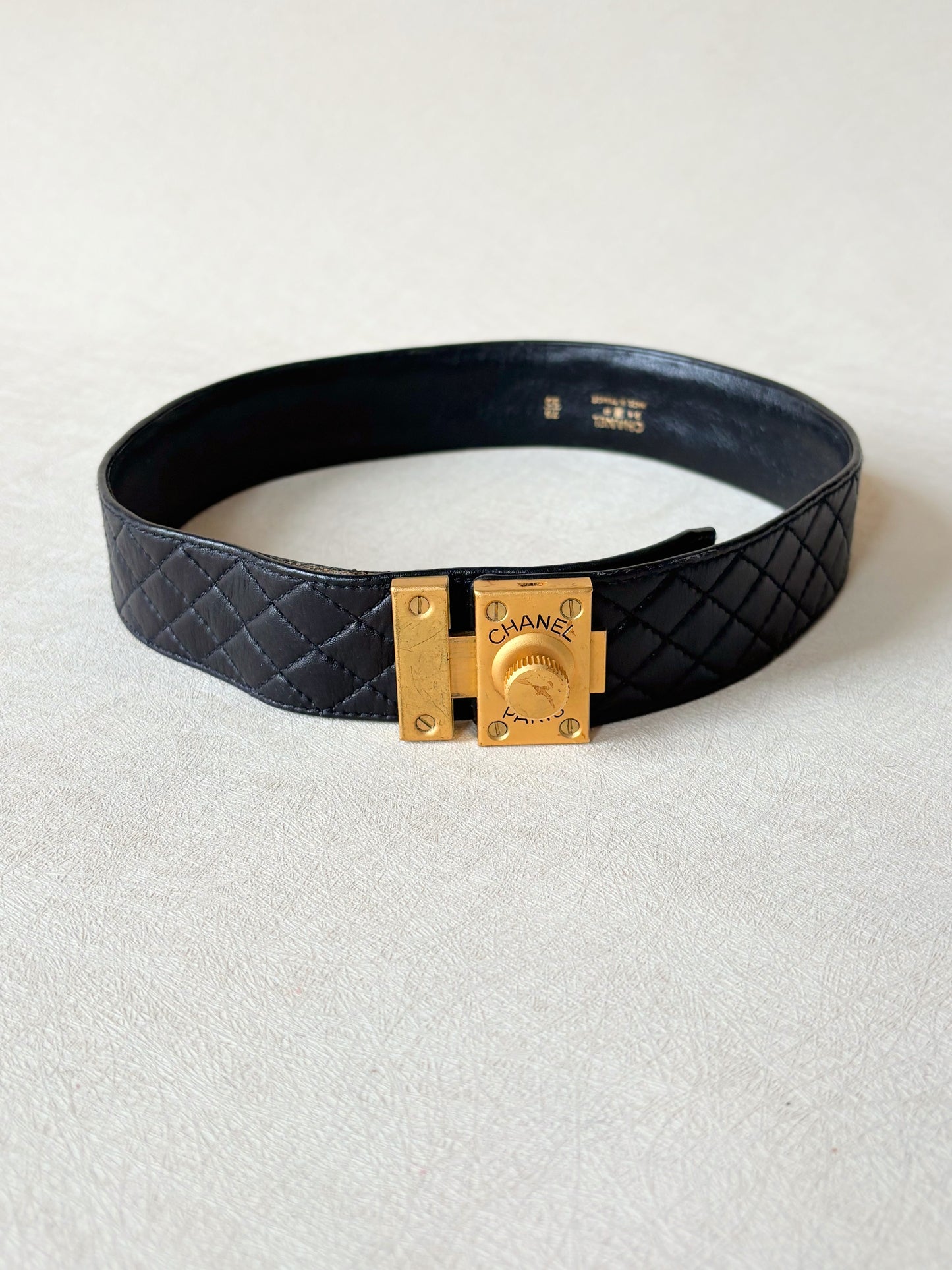 CHANEL Ceinture cuir 1994