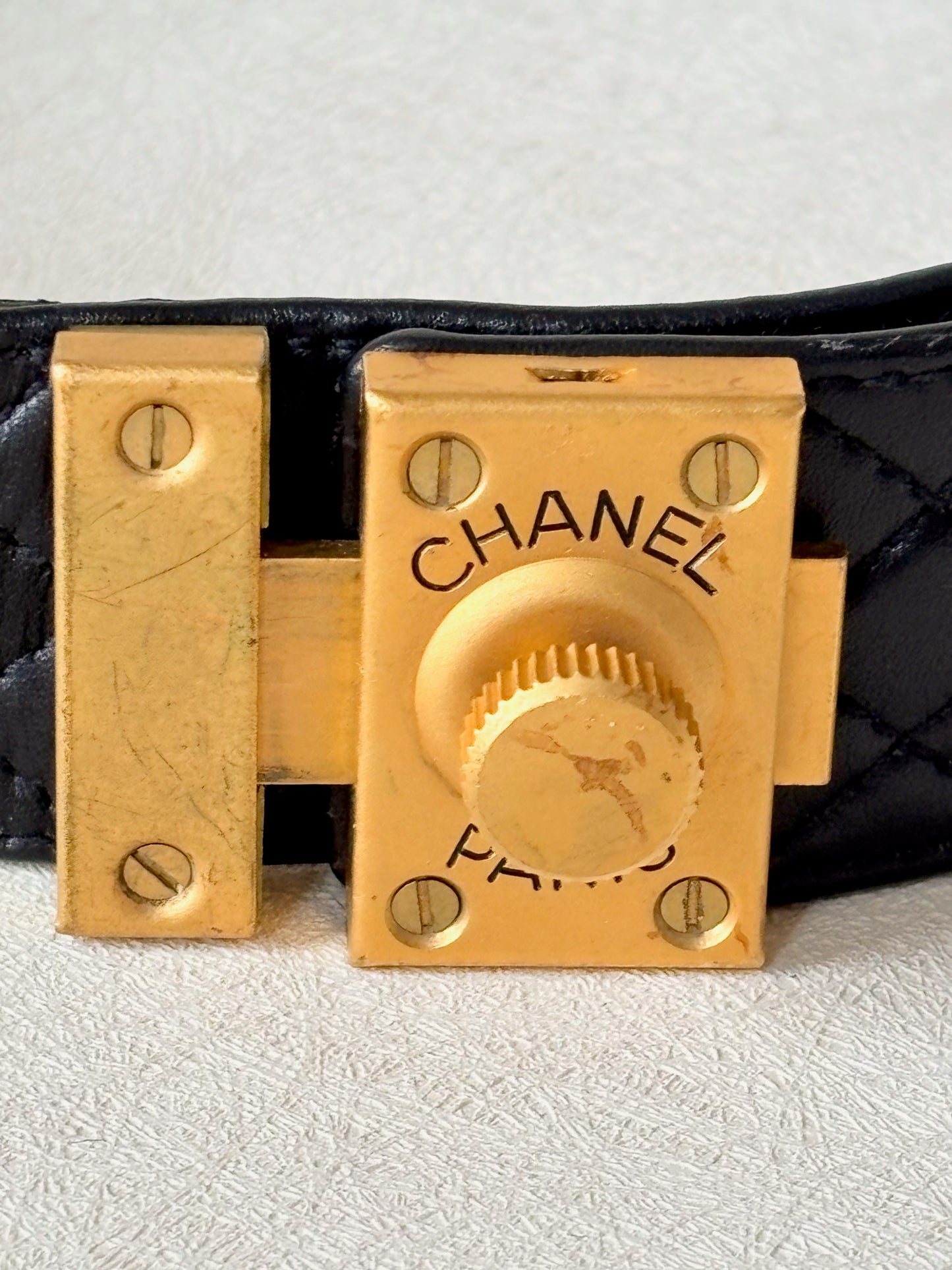 CHANEL Ceinture cuir 1994