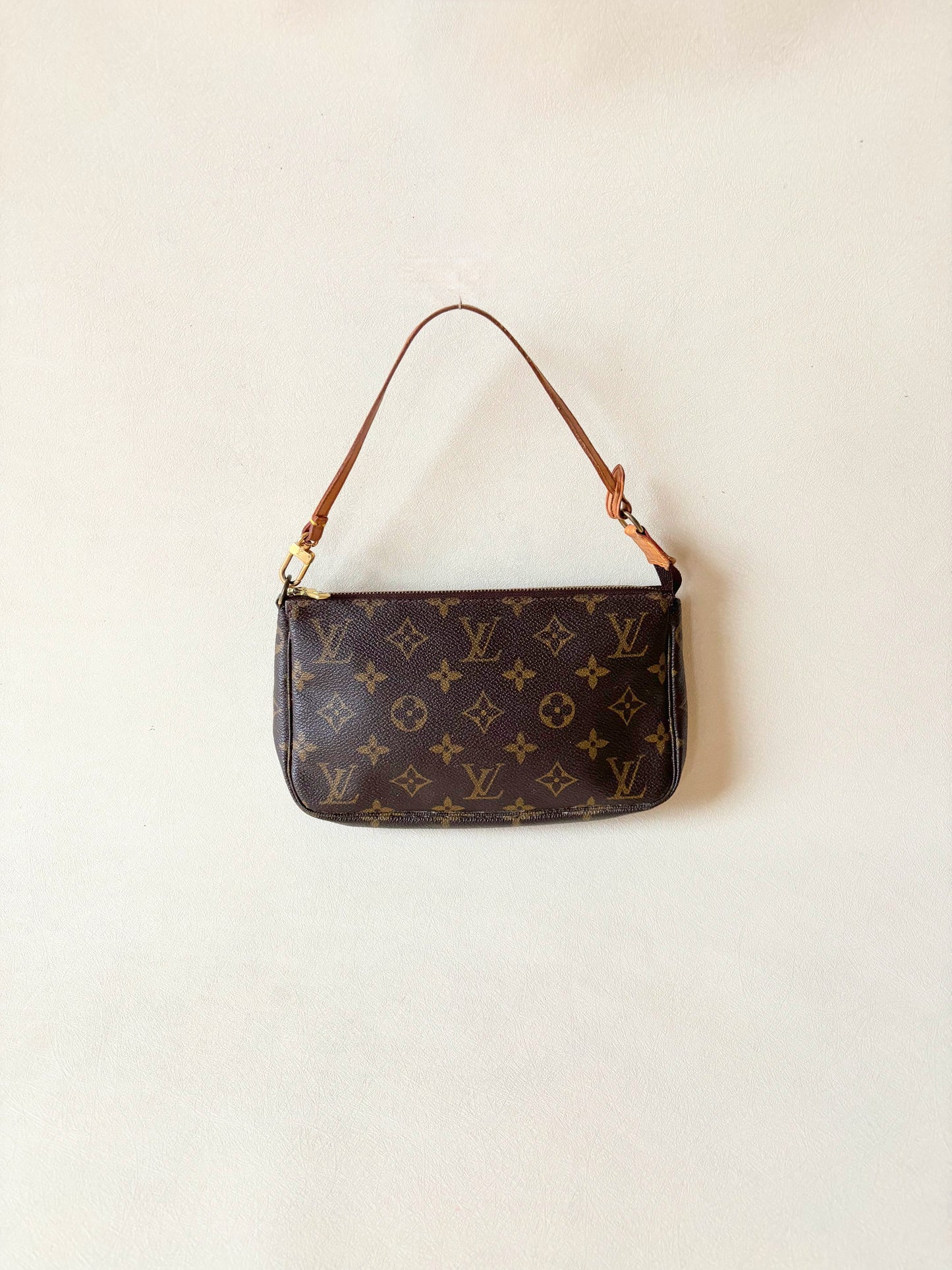 LOUIS VUITTON Pochette Accessoires