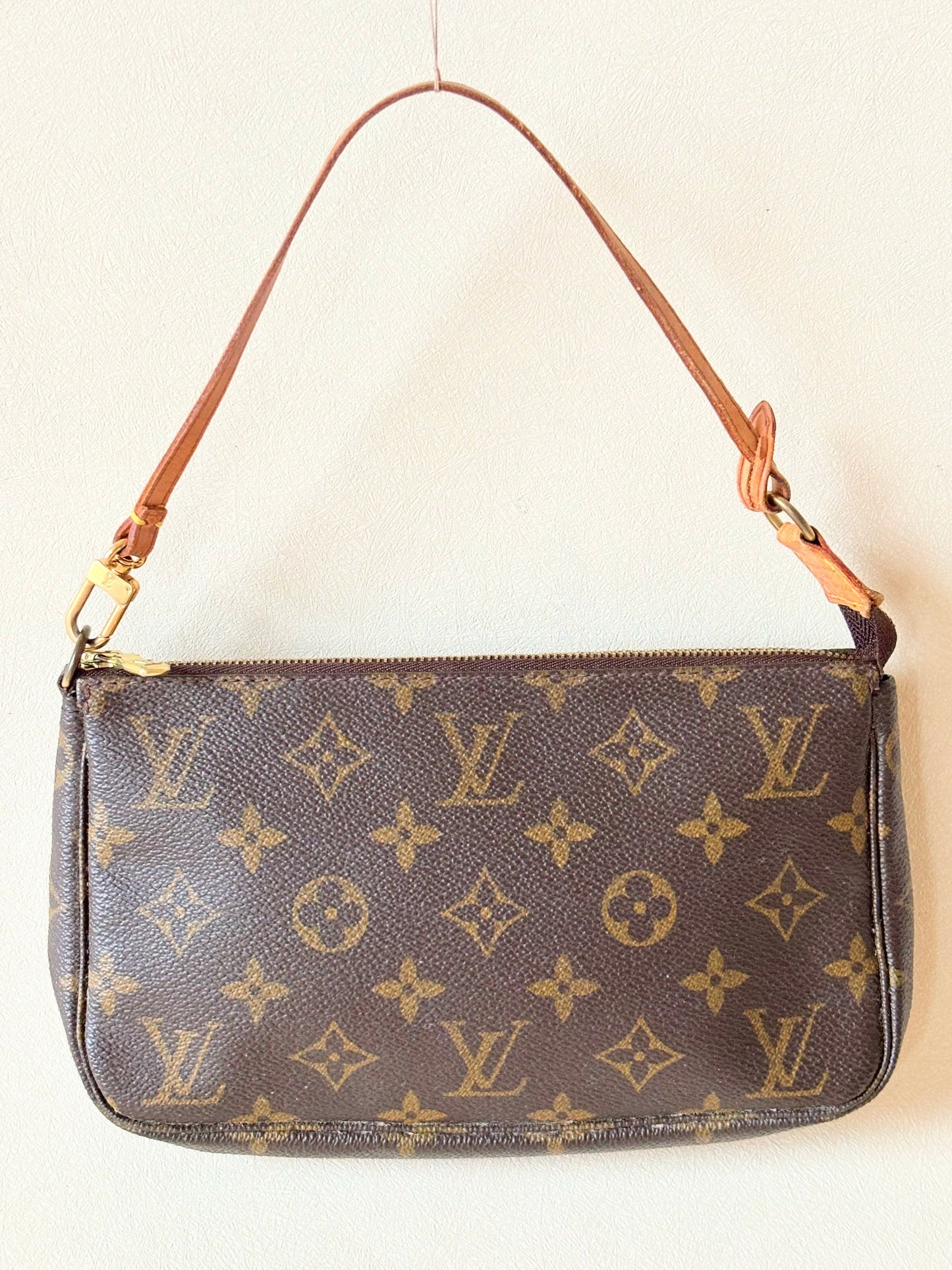 LOUIS VUITTON Pochette Accessoires