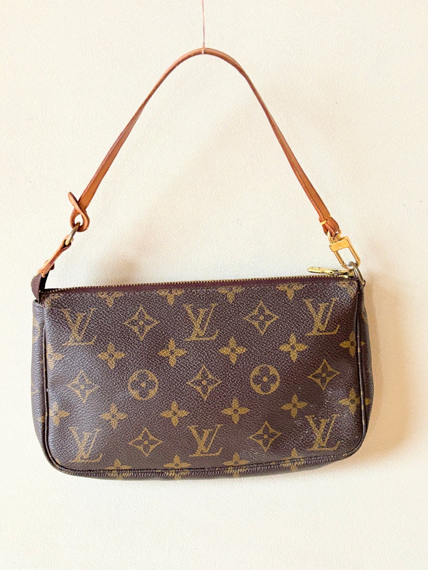 LOUIS VUITTON Pochette Accessoires