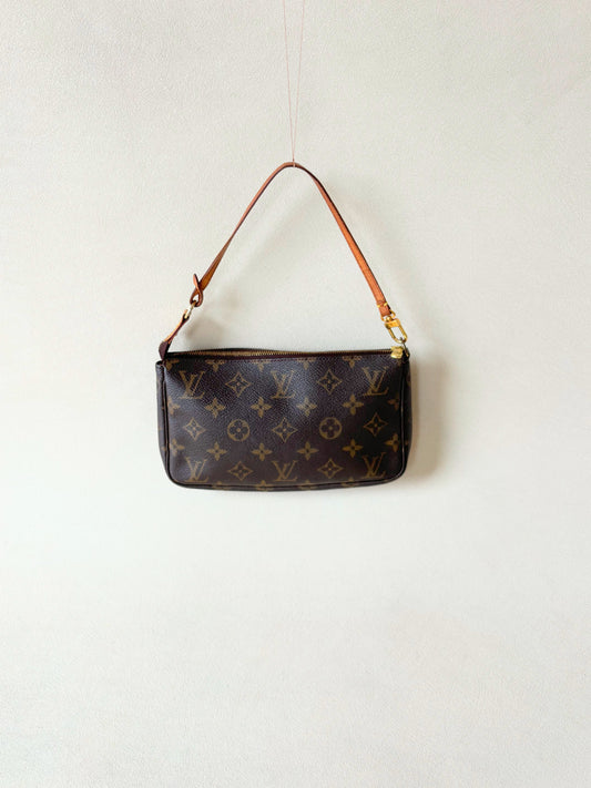 LOUIS VUITTON Pochette Accessoires