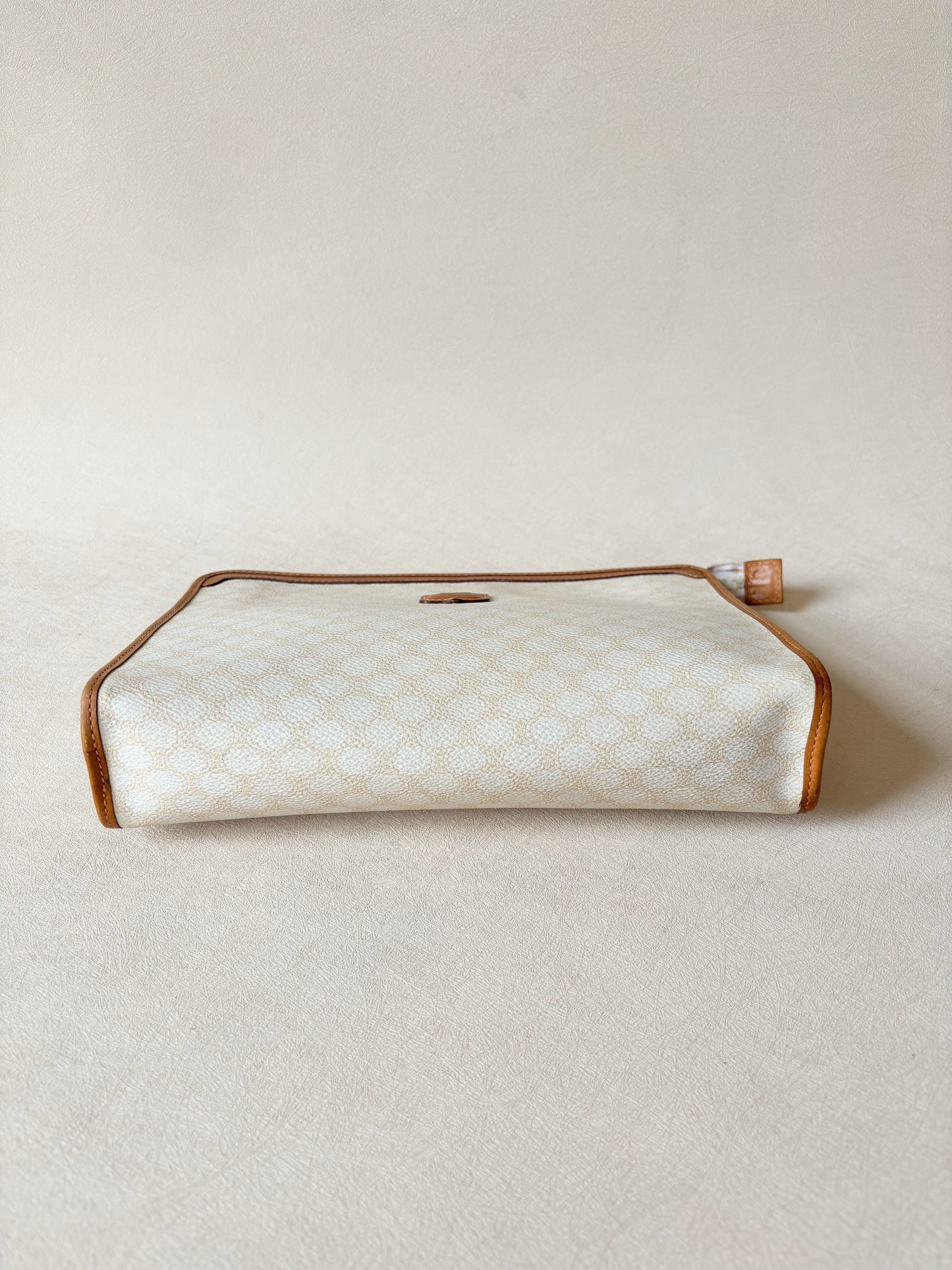 CÉLINE Pochette Triomphe