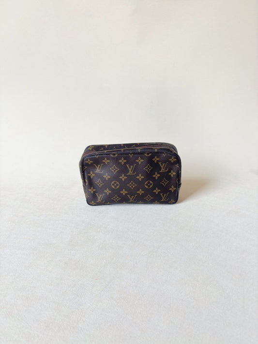 LOUIS VUITTON Pochette