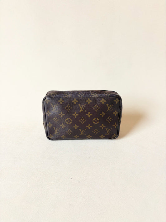 LOUIS VUITTON Pochette
