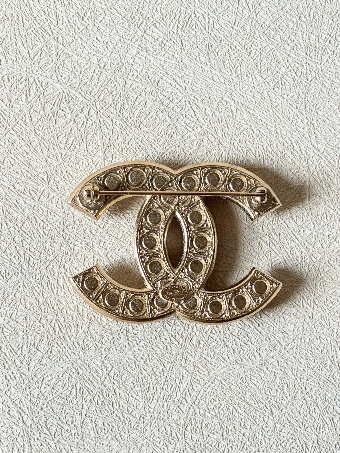CHANEL Broche Perles