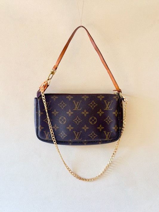 LOUIS VUITTON Pochette Accessoires