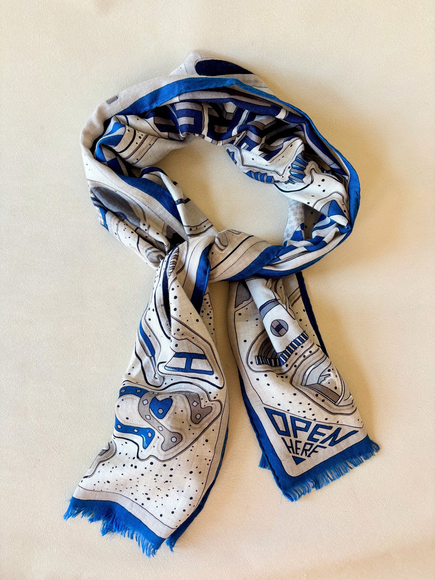 HERMÈS Châle Rectangle Cosmic Horse Set