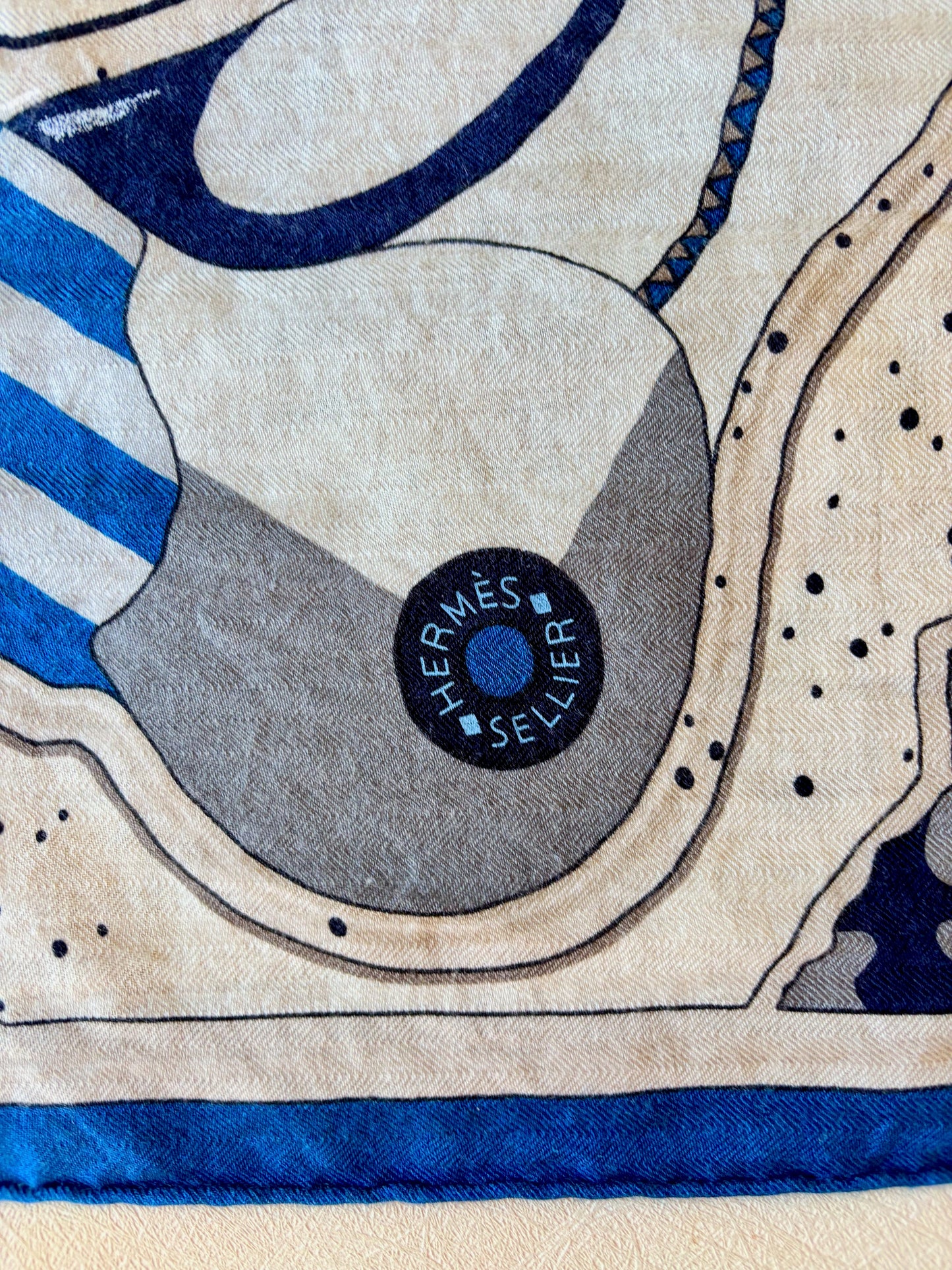 HERMÈS Châle Rectangle Cosmic Horse Set