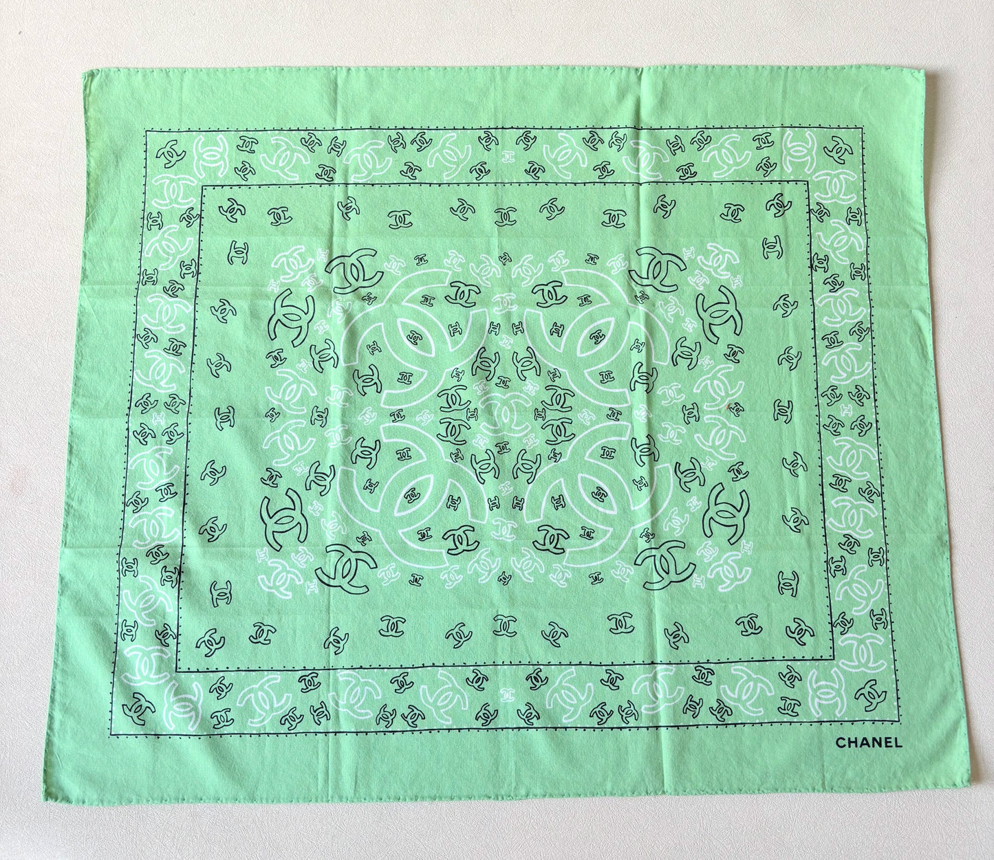 CHANEL Foulard Bandana