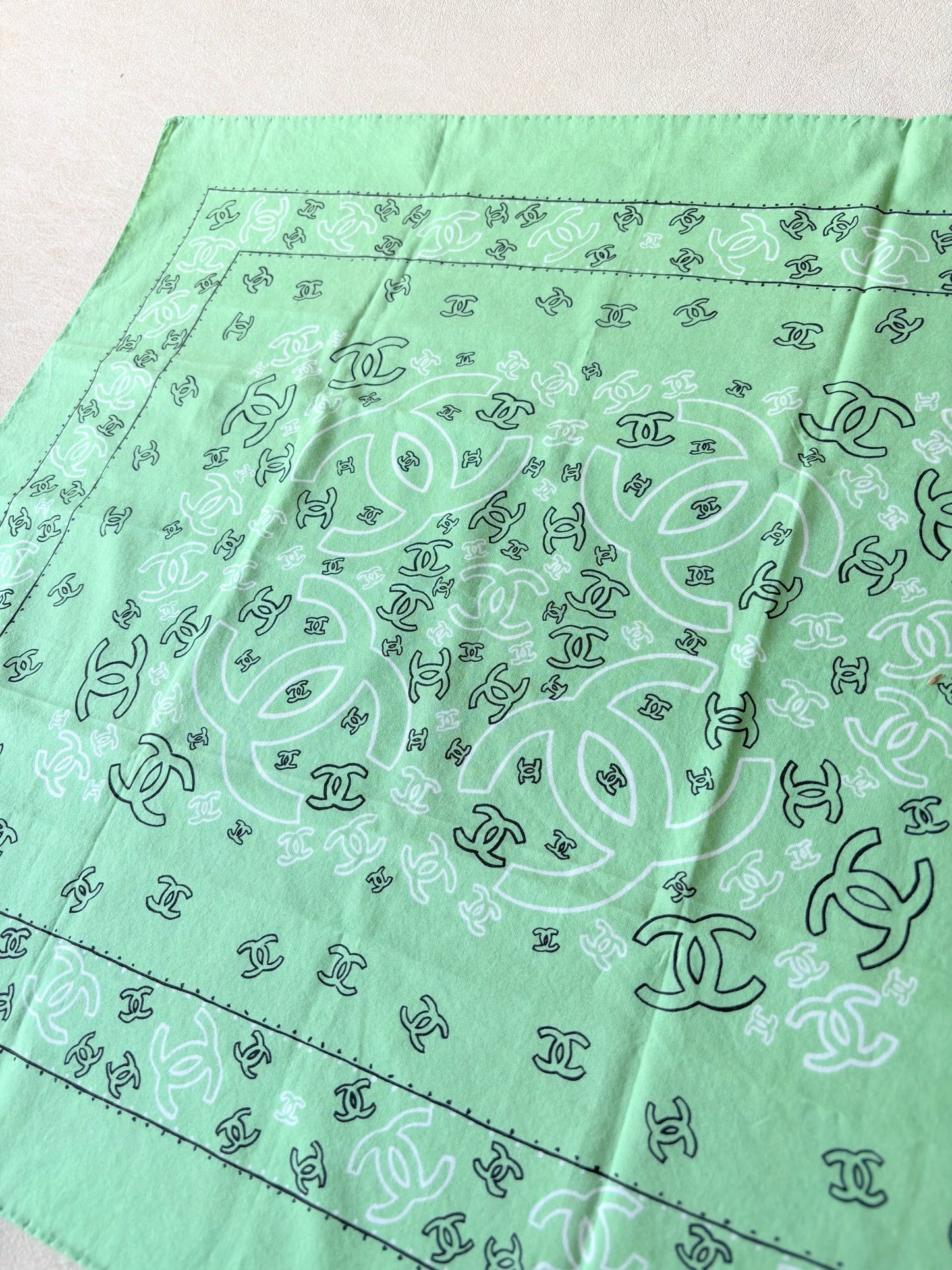 CHANEL Foulard Bandana