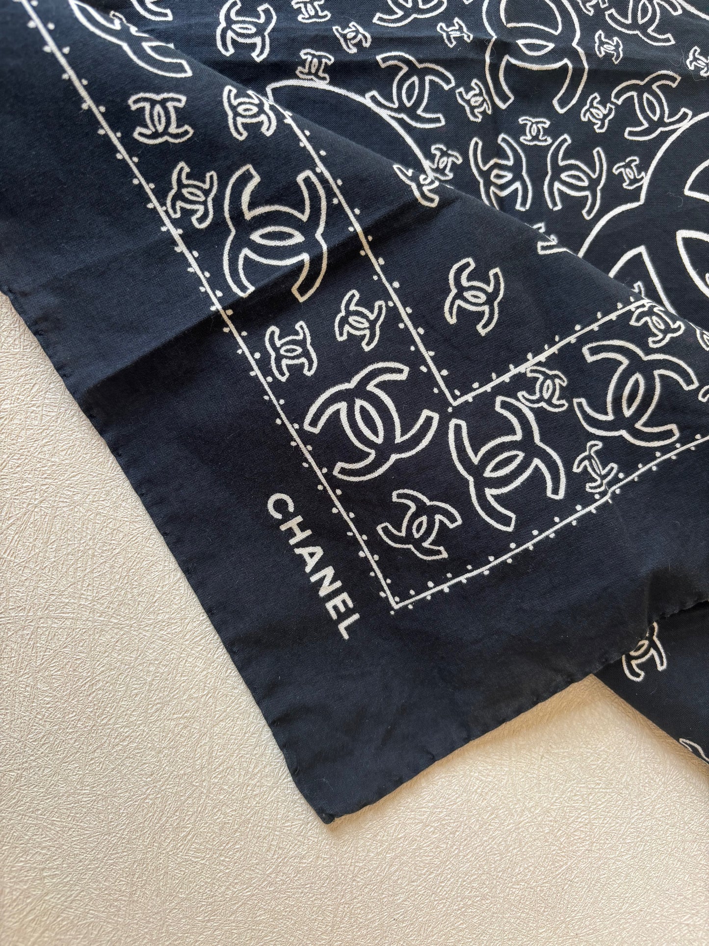 CHANEL Foulard Bandana