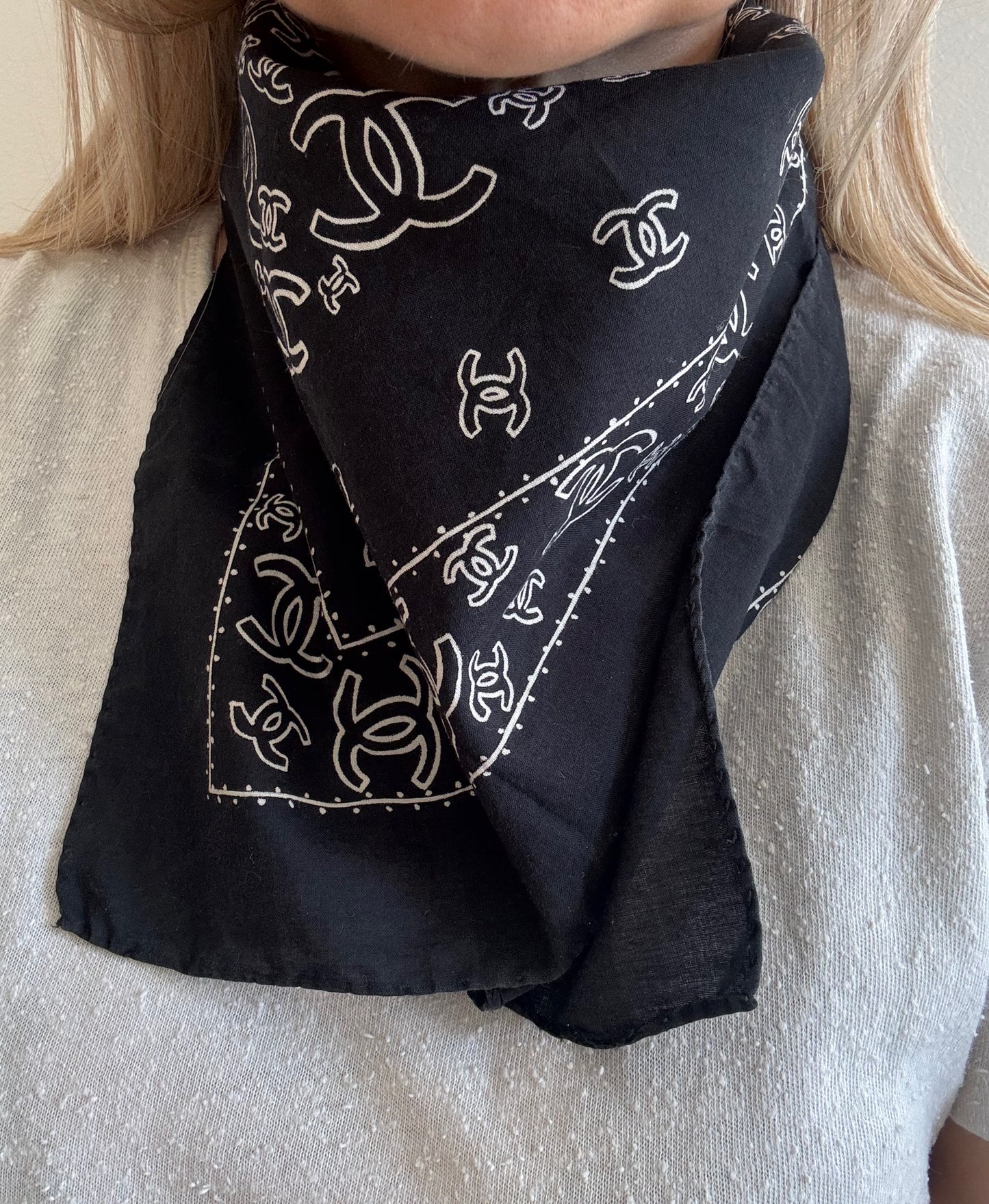 CHANEL Foulard Bandana