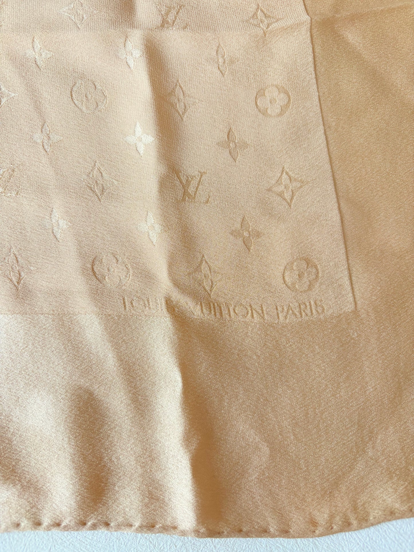 LOUIS VUITTON Carré