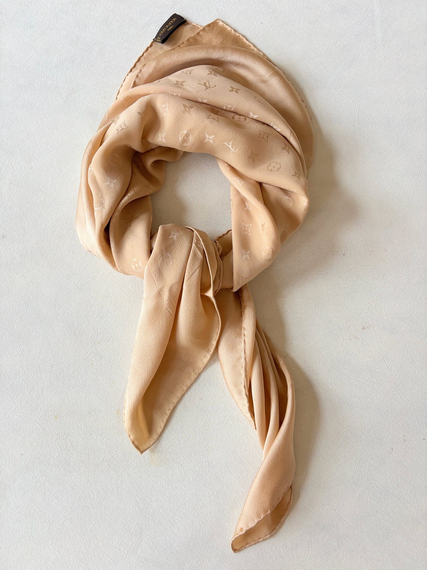 LOUIS VUITTON Carré