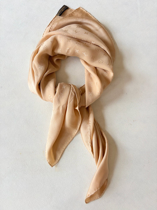 LOUIS VUITTON Carré