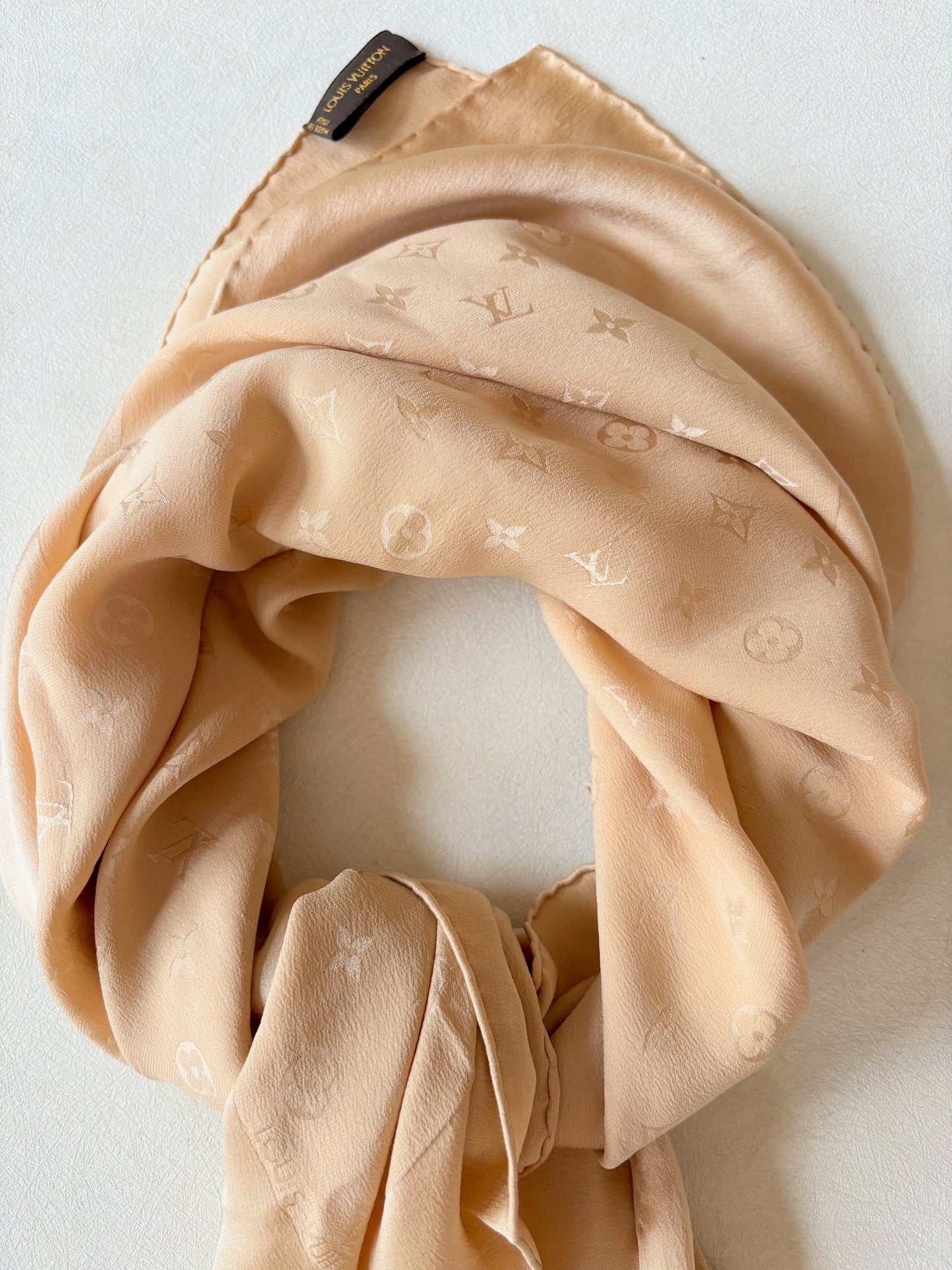 LOUIS VUITTON Carré